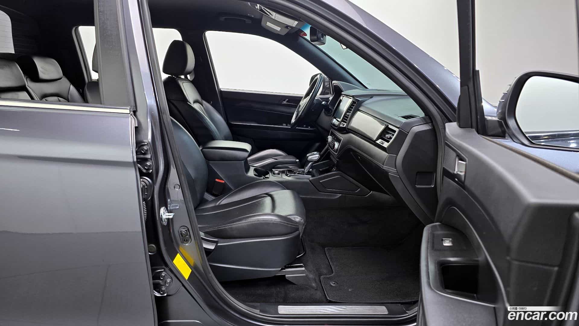 Rexton KG Mobility 2020.3-INNER-010