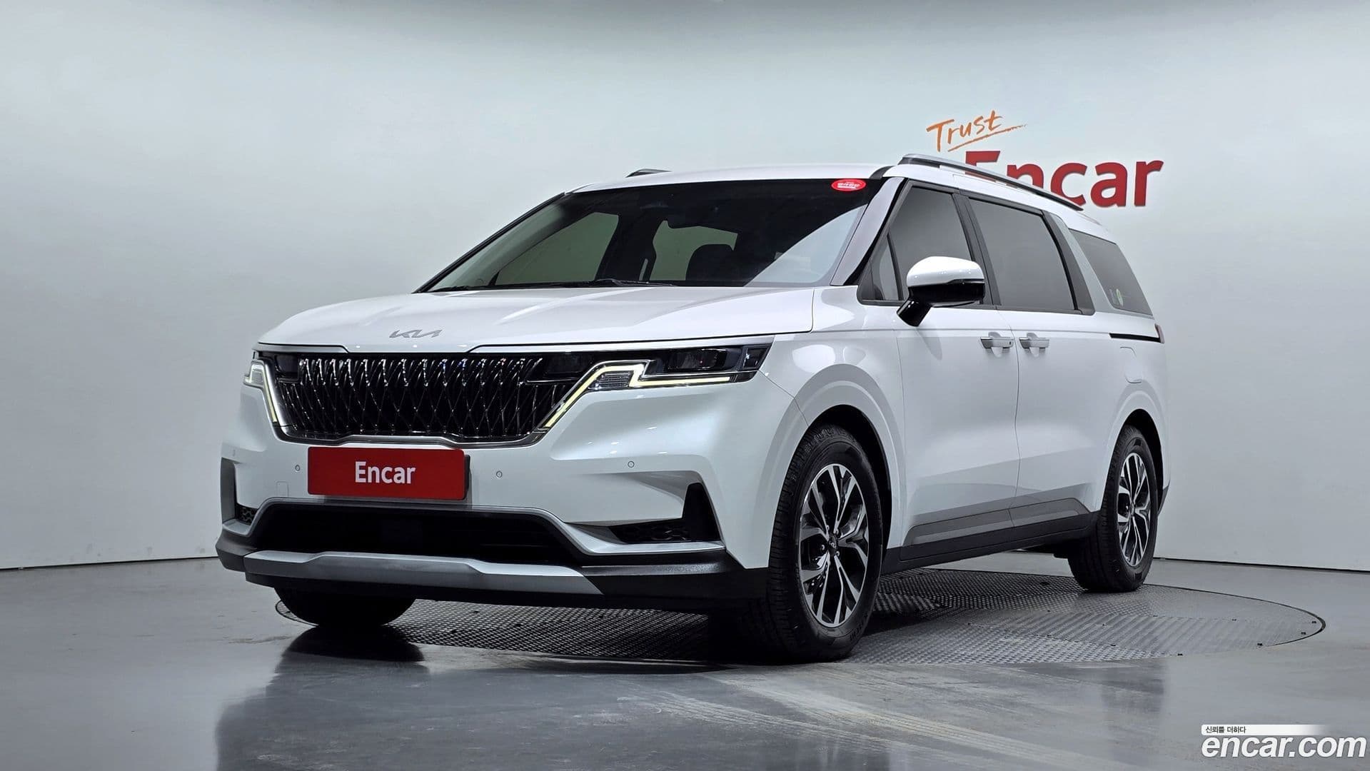 Main__Slider__Photo:Canival Kia 2022.7-0