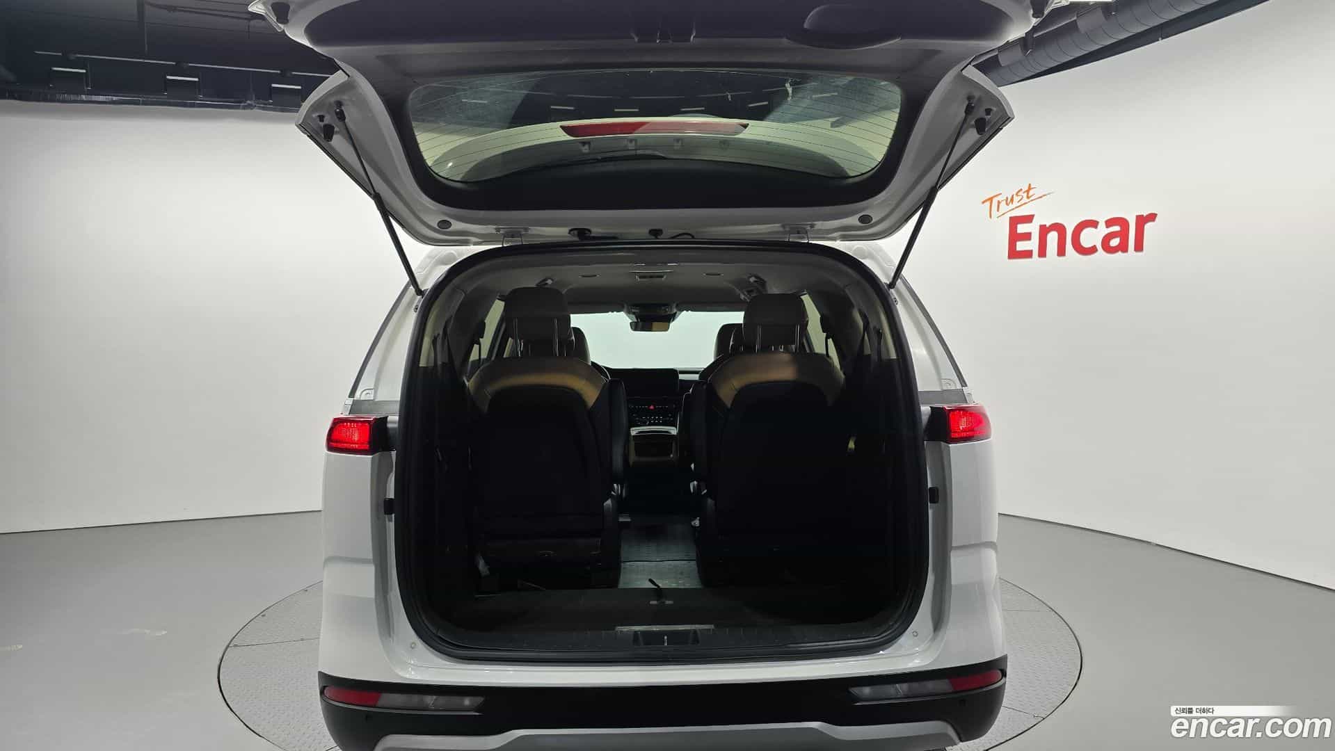 Canival Kia 2022.7-OPTION-024