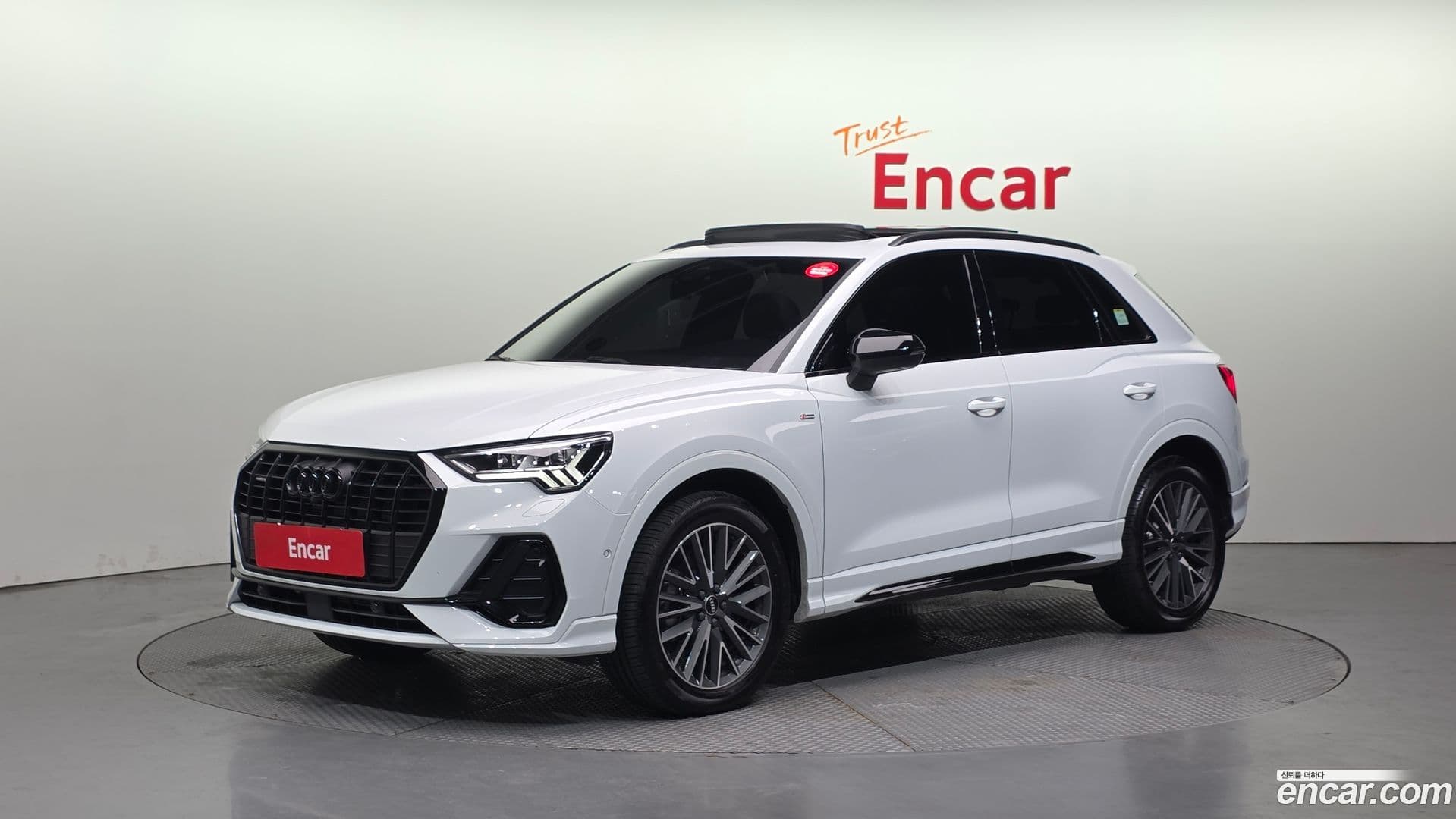 Main__Slider__Photo:Q3 Audi 2025.9-0