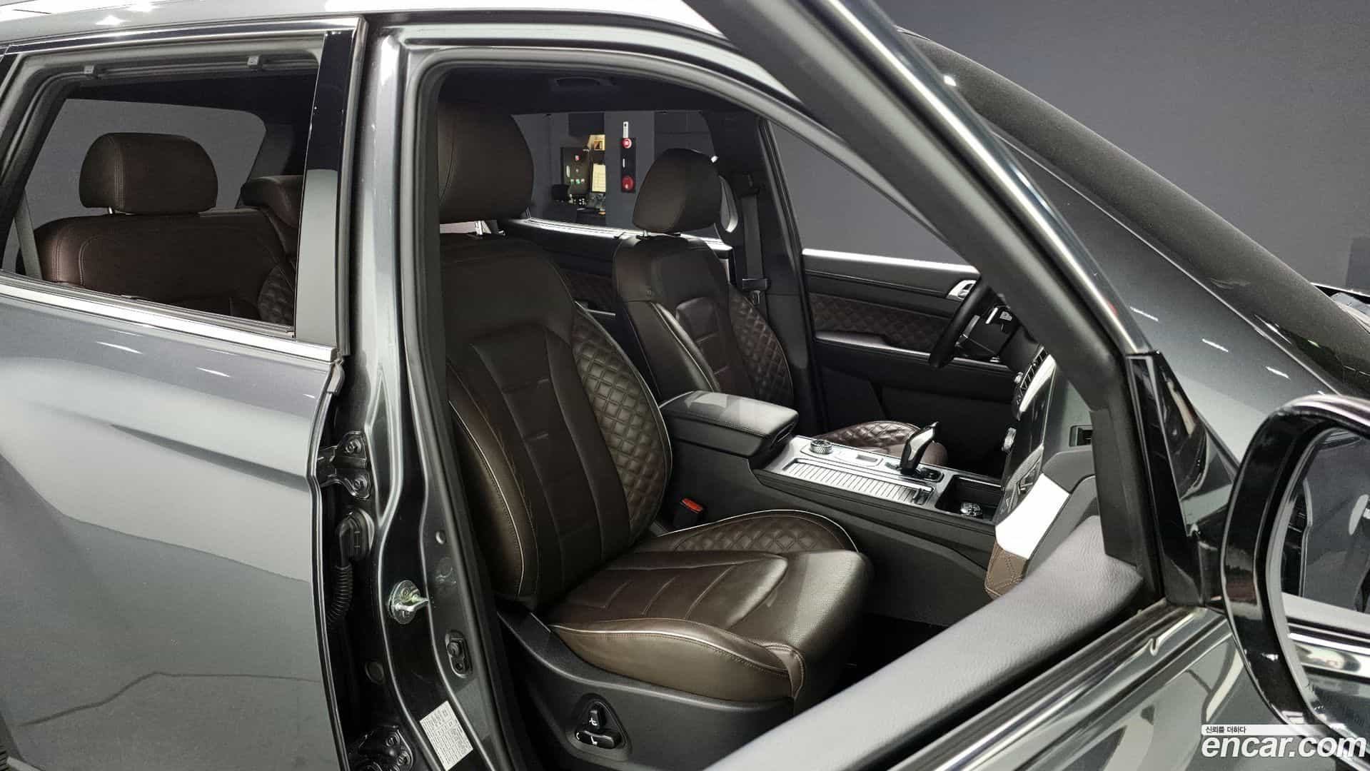 Rexton KG Mobility 2020.11-INNER-010