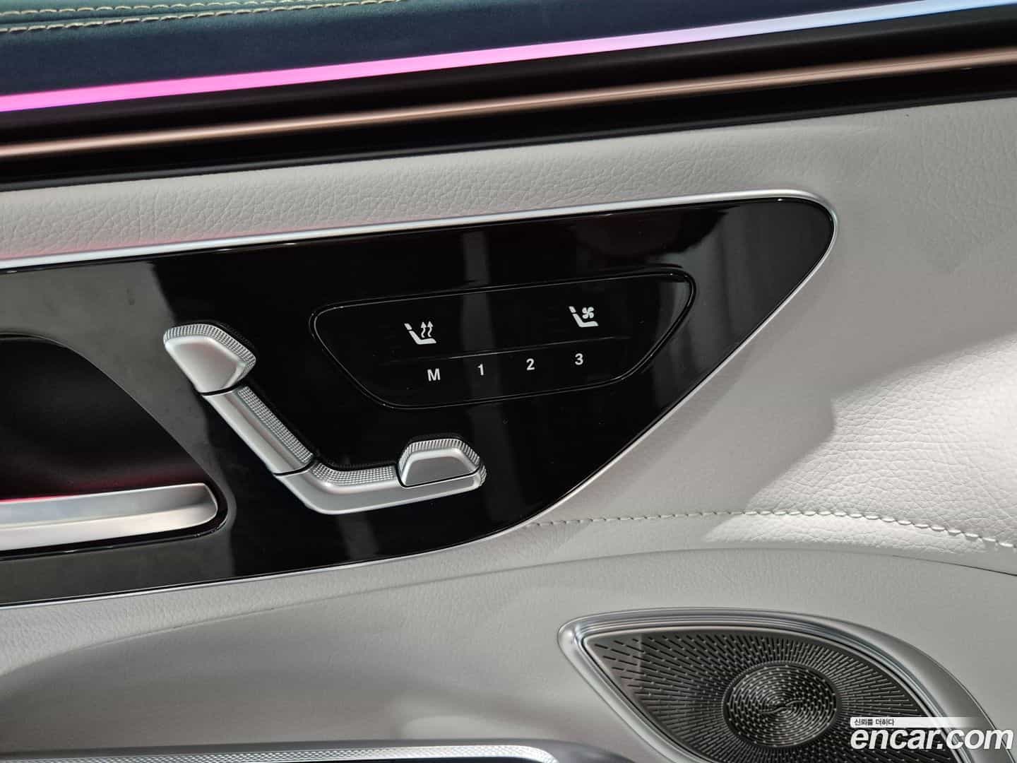 EQE Mercedes-Benz 2025.2-INNER-009