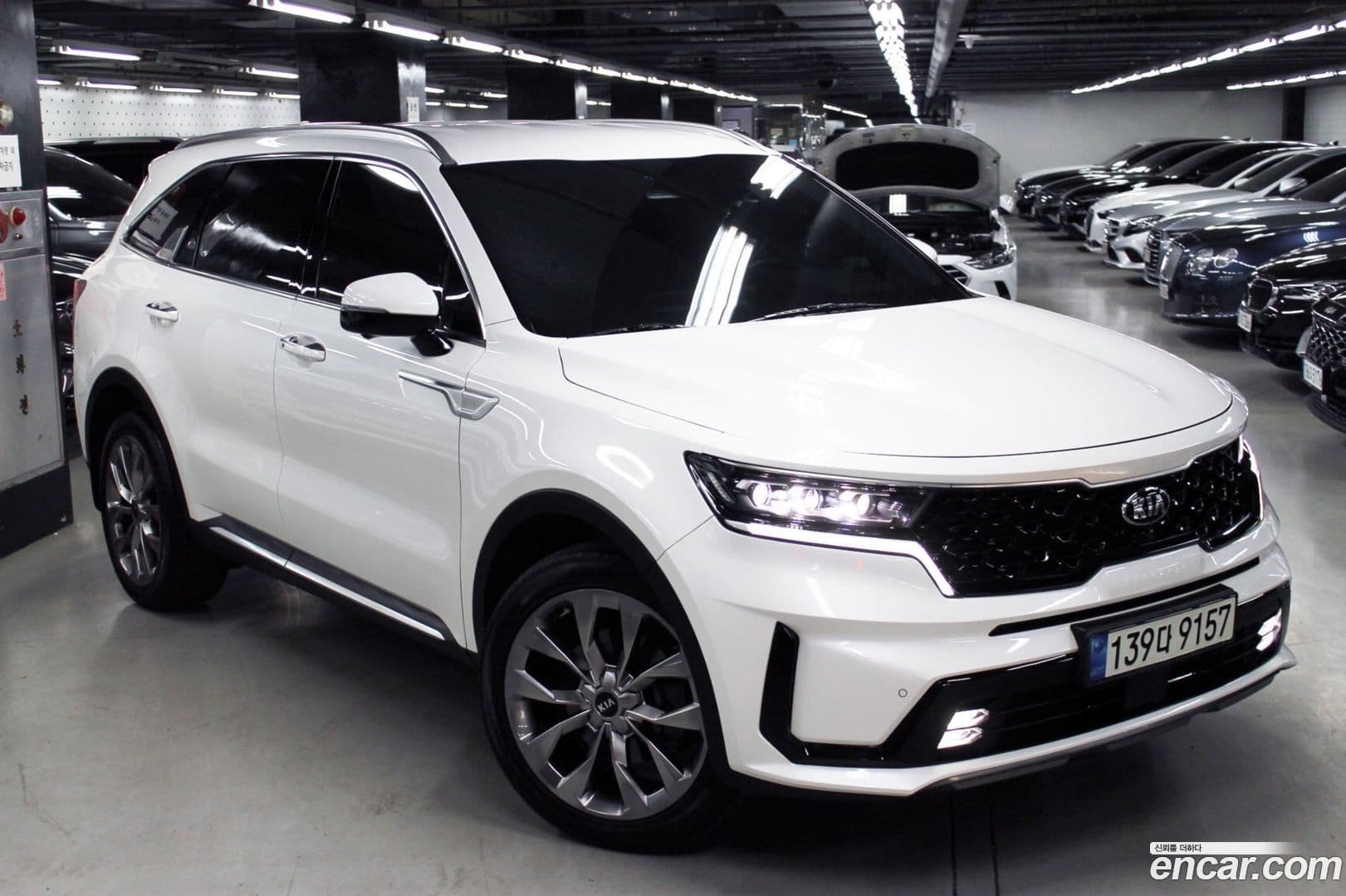 Main__Slider__Photo:Sorento Kia 2020.9-0