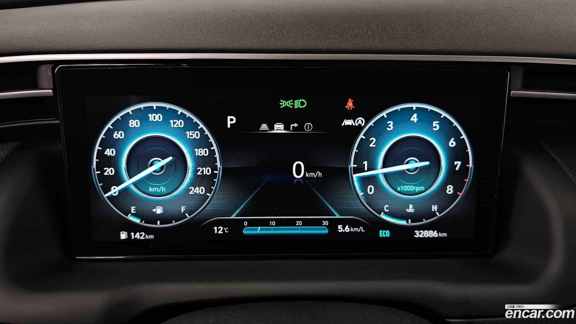 Tucson Hyundai 2021.1-INNER-008