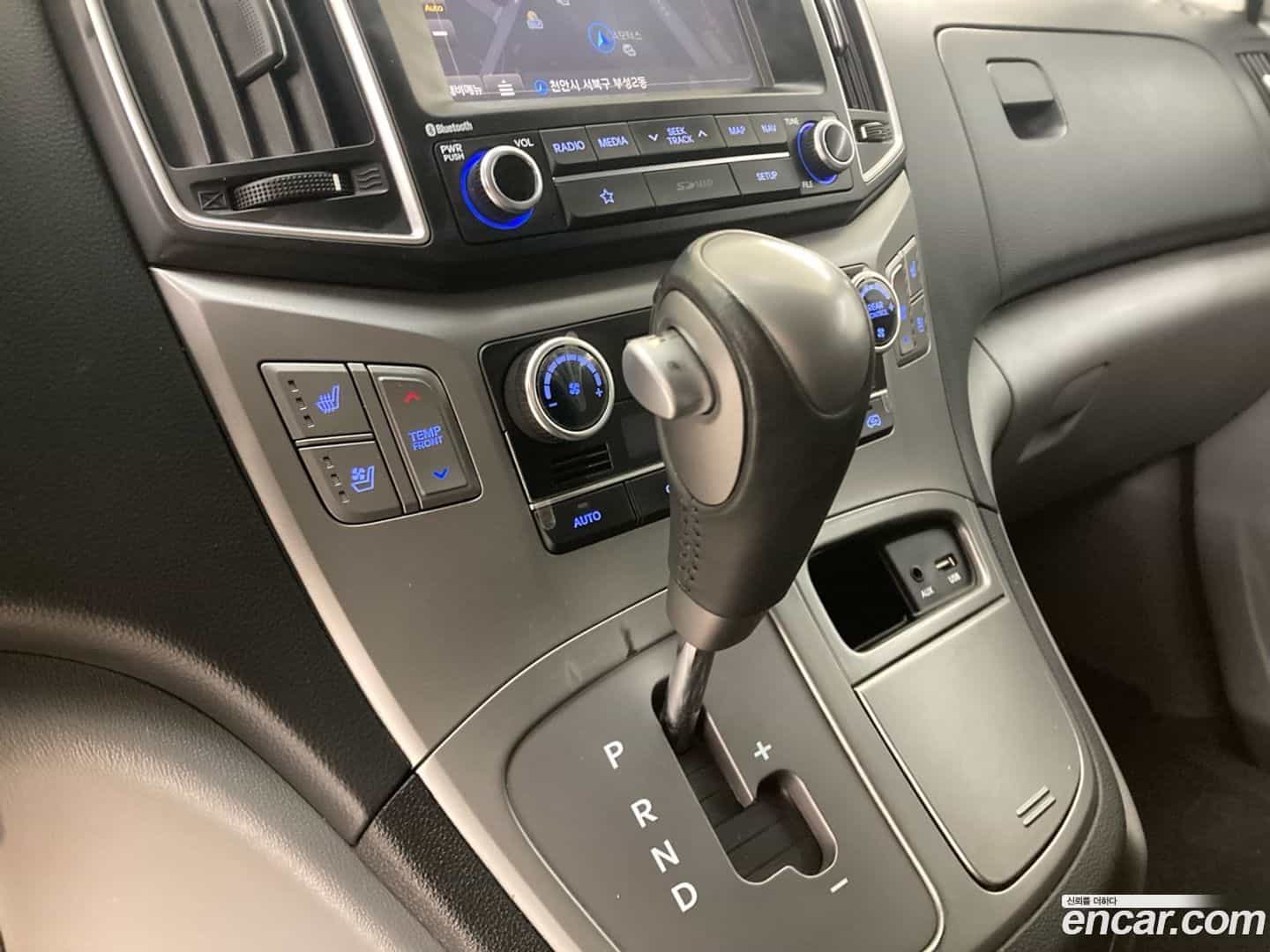 Starex Hyundai 2019.1-INNER-009