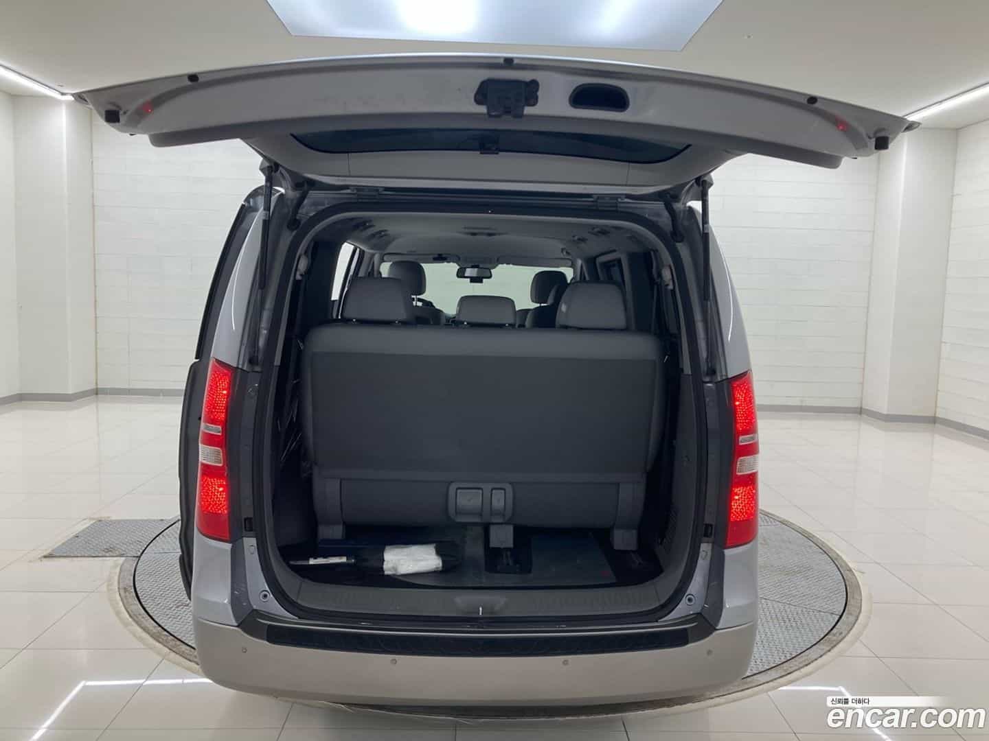 Starex Hyundai 2019.1-OPTION-024
