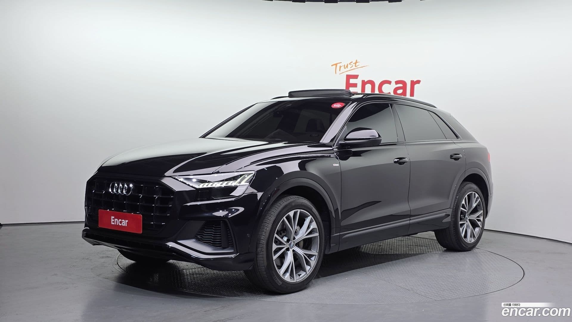 Main__Slider__Photo:Q8 Audi 2021.2-0