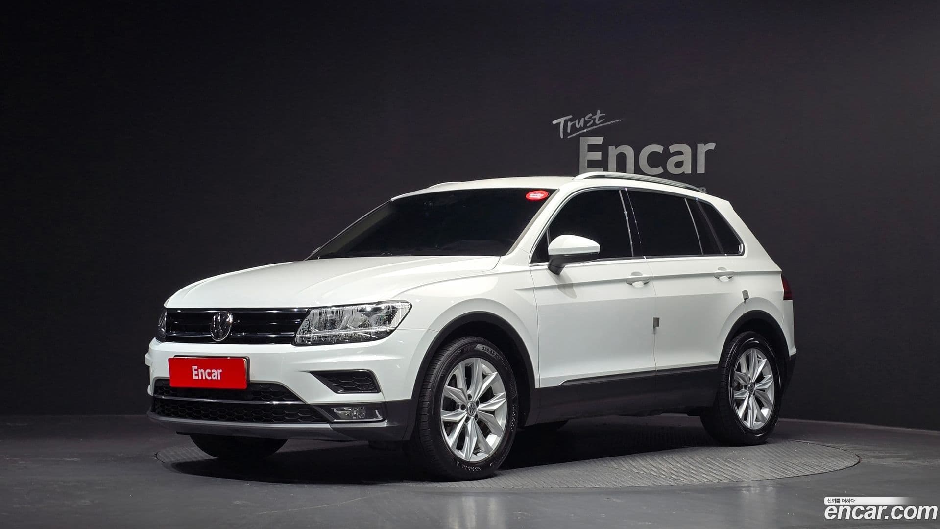Main__Slider__Photo:Tiguan Volkswagen 2020.2-0