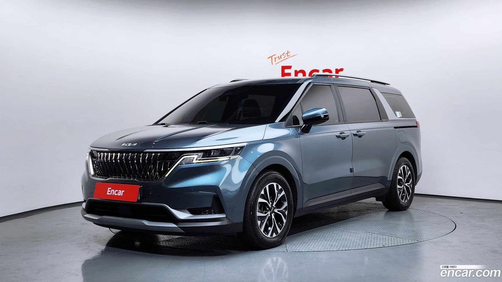 Main__Slider__Photo:Canival Kia 2022.1-0