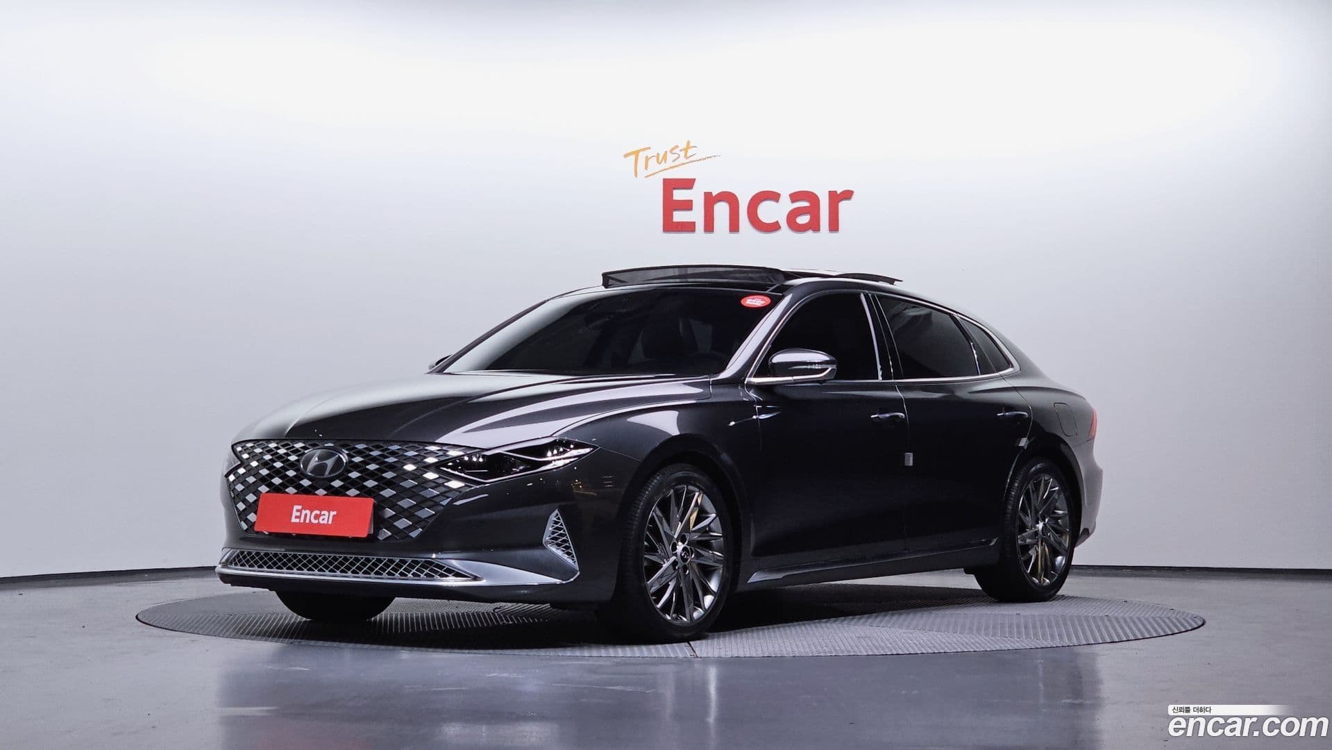 Main__Slider__Photo:Grandeur Hyundai 2020.7-0