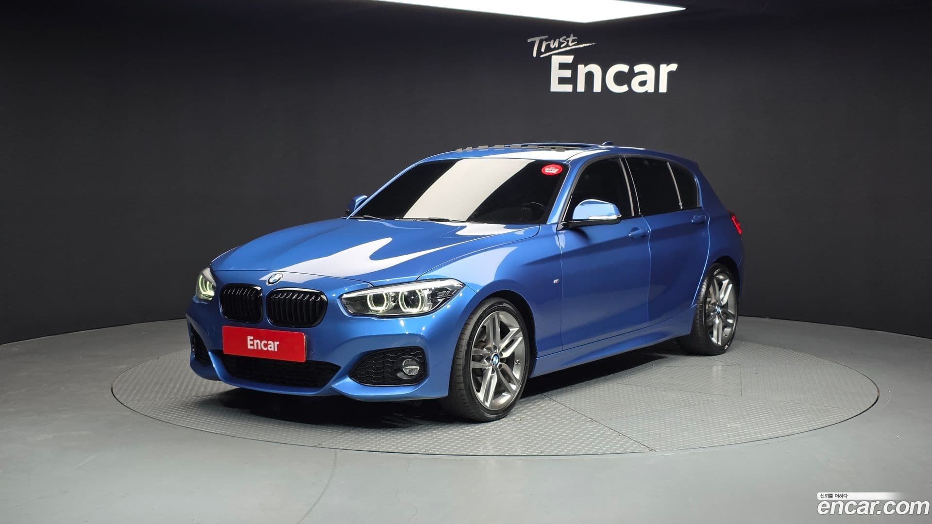 Main__Slider__Photo:1-Series BMW 2017.10-0