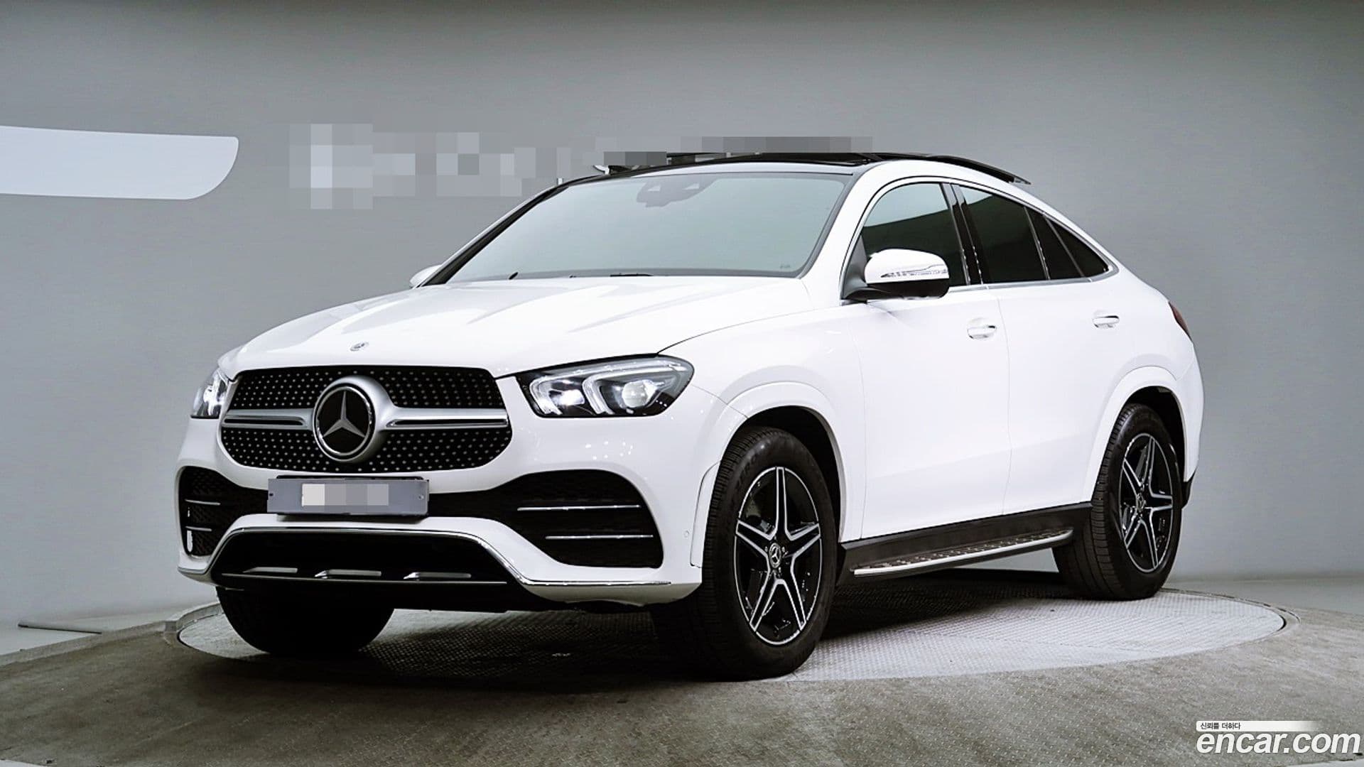 Main__Slider__Photo:GLE-Class Mercedes-Benz 2021.6-0