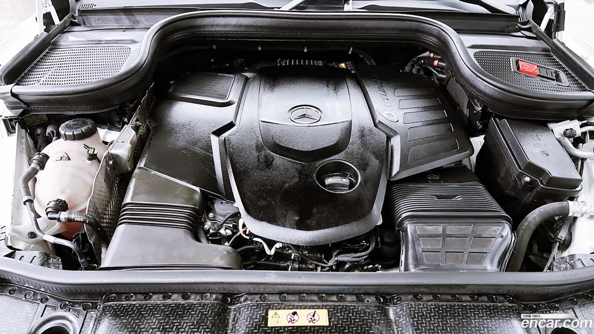GLE-Class Mercedes-Benz 2021.6-INNER-006