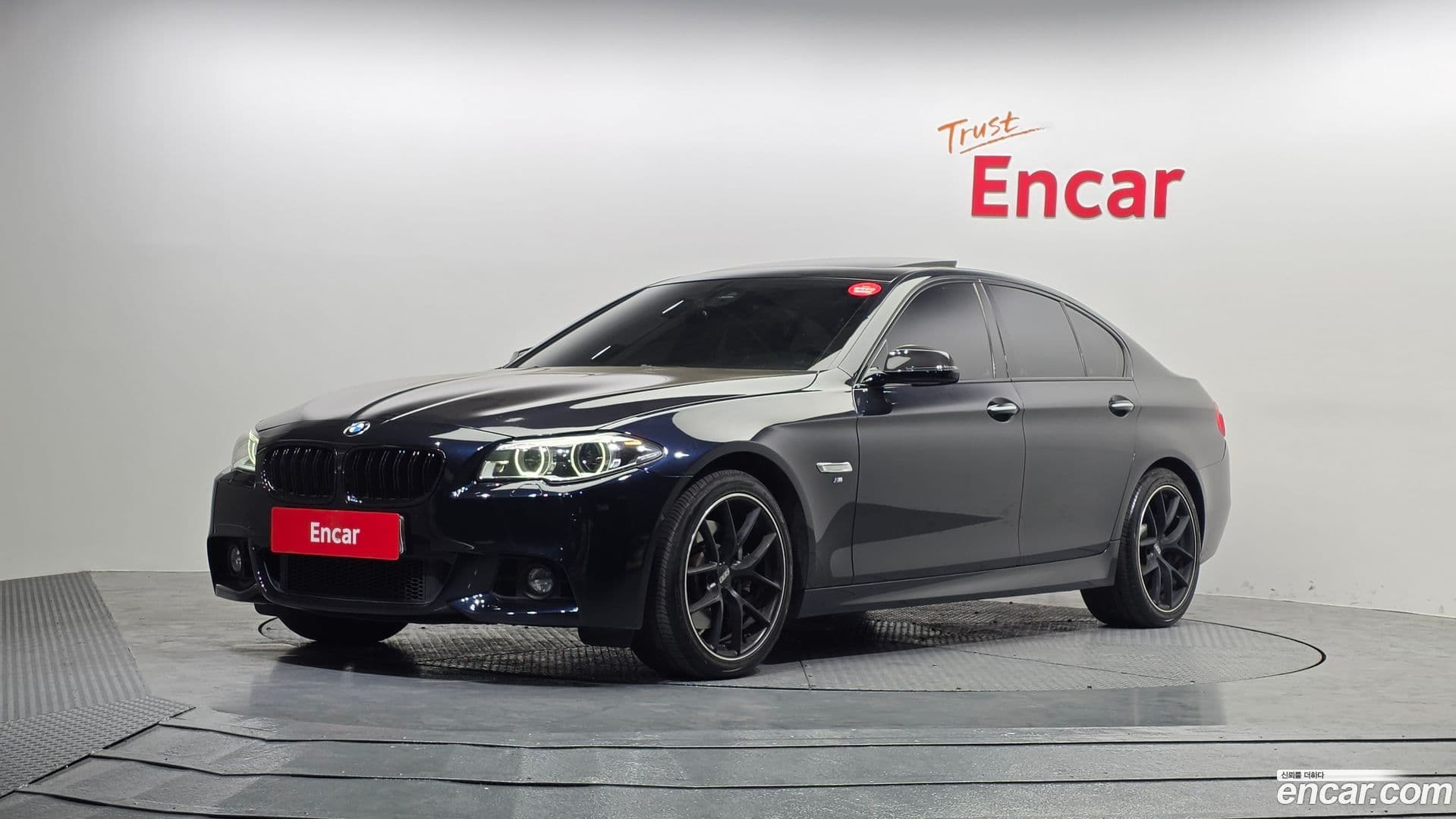 Main__Slider__Photo:5-Series BMW 2016.10-0