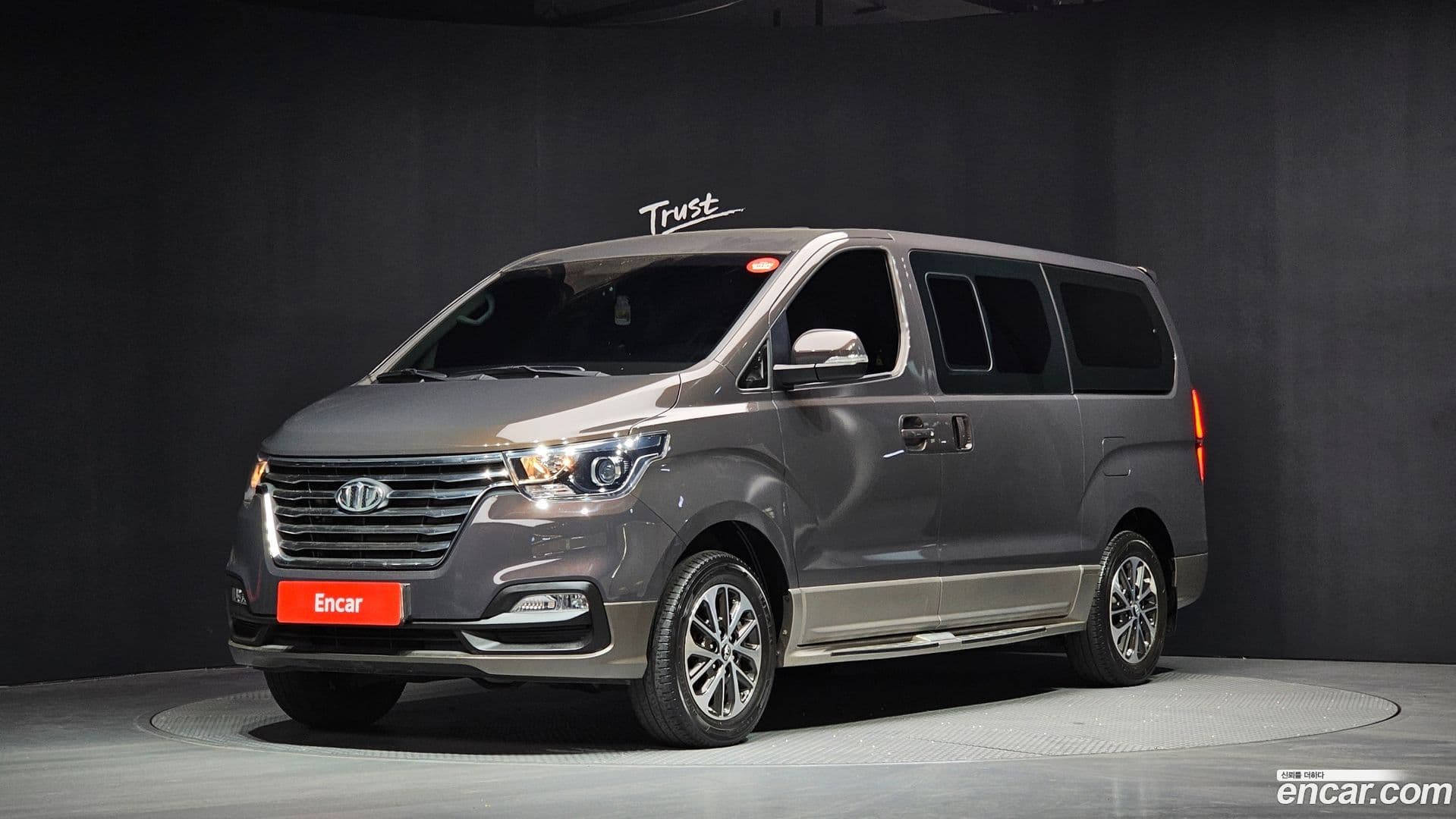 Main__Slider__Photo:Starex Hyundai 2019.1-0