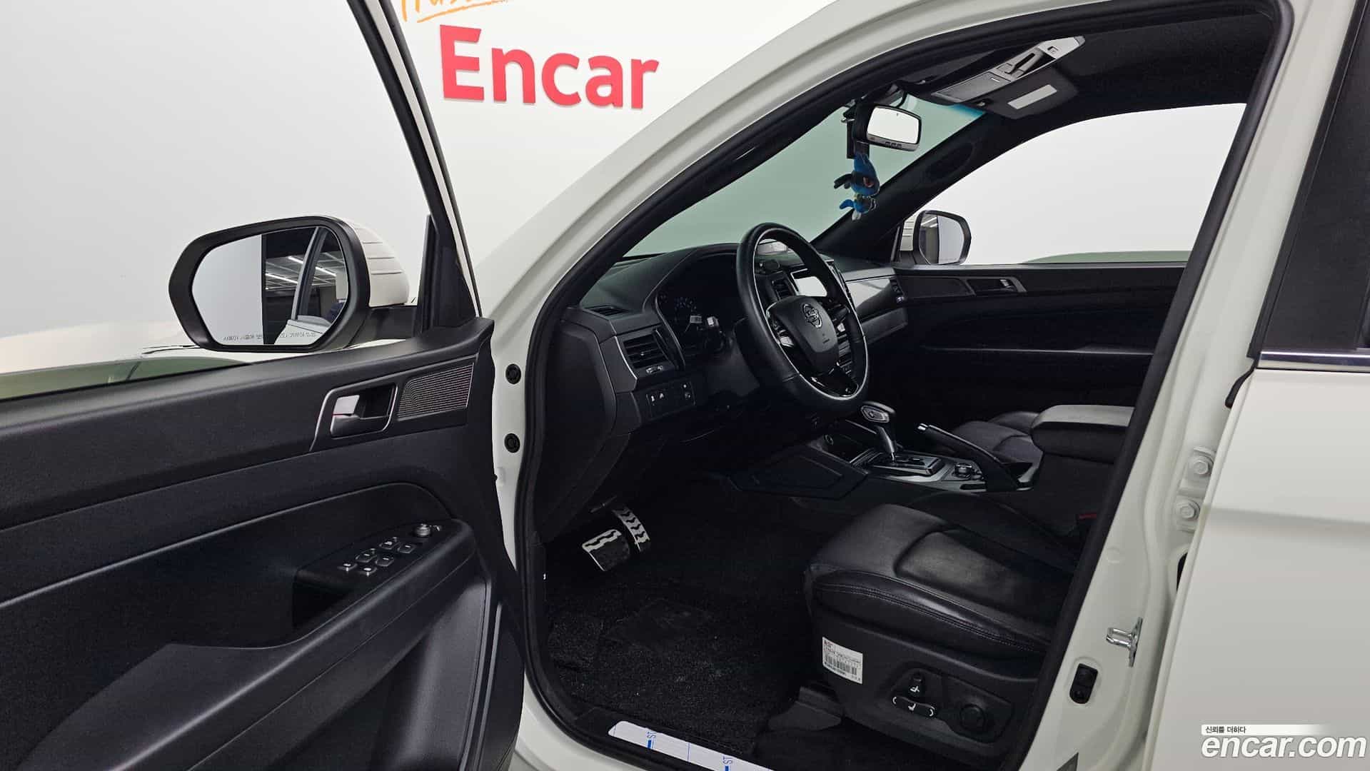 Rexton KG Mobility 2021.8-INNER-010