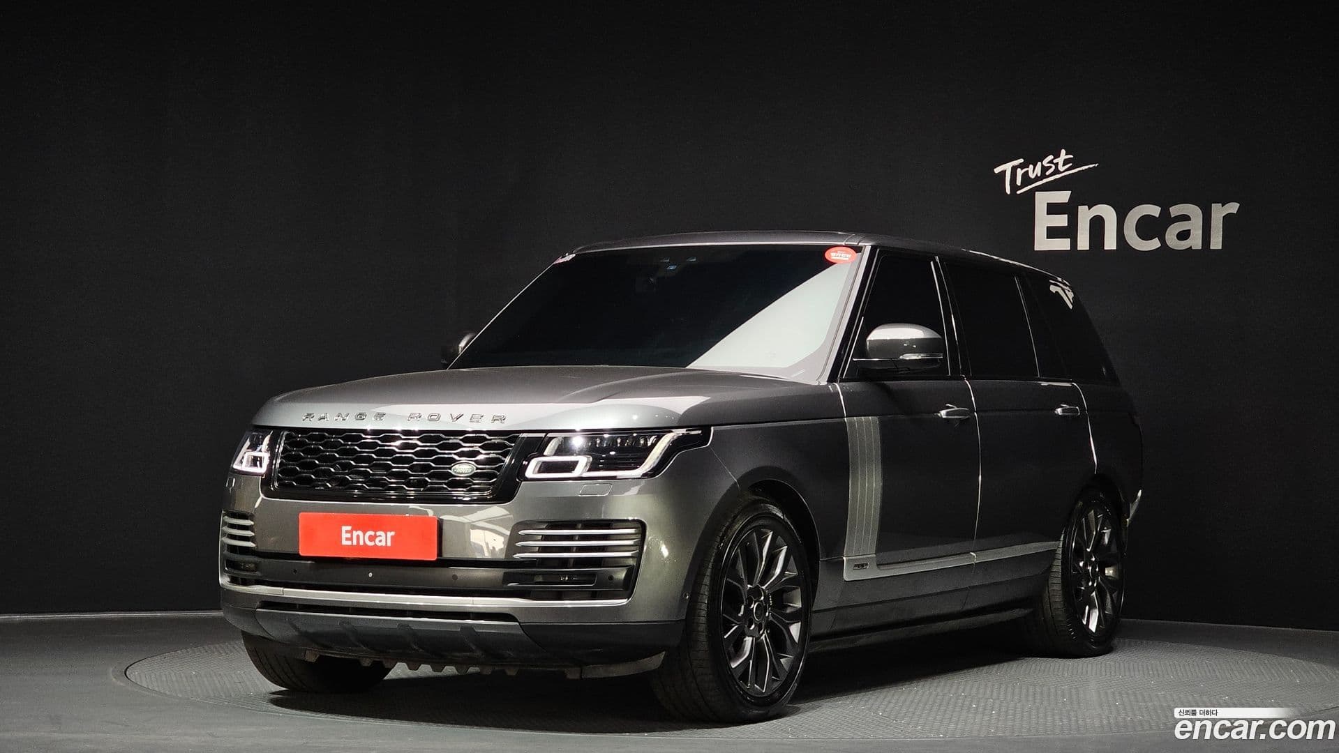 Main__Slider__Photo:Range Rover Land Rover 2019.4-0