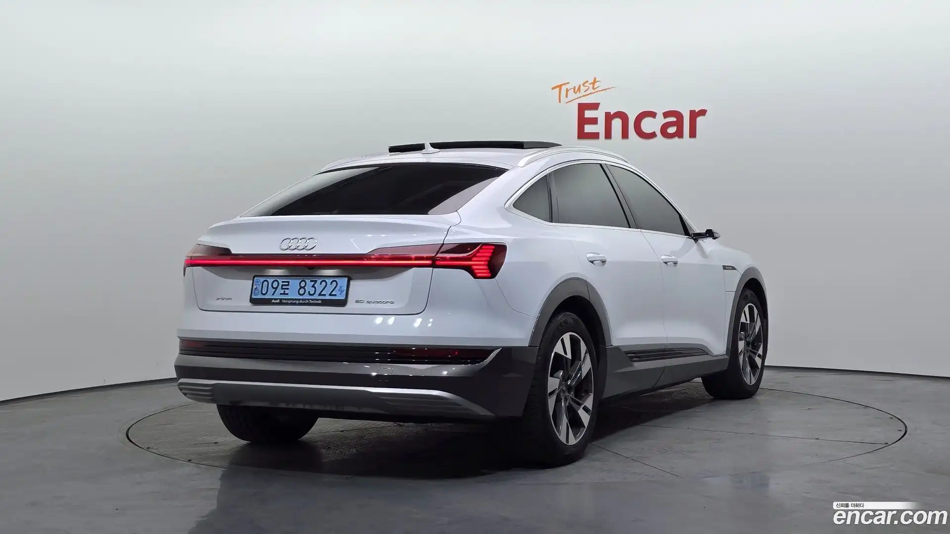 e-tron Audi 2021.4-OUTER-002