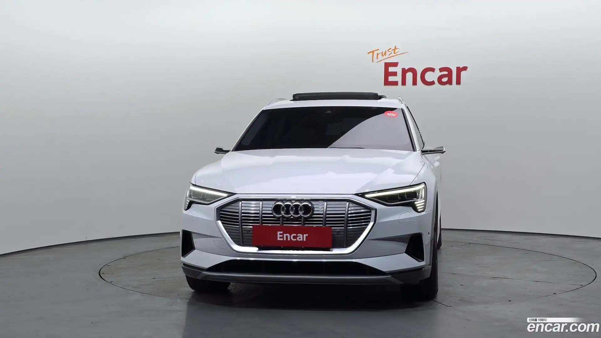 e-tron Audi 2021.4-OUTER-003