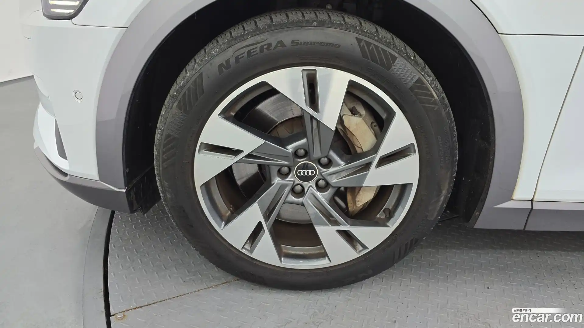 e-tron Audi 2021.4-OUTER-005