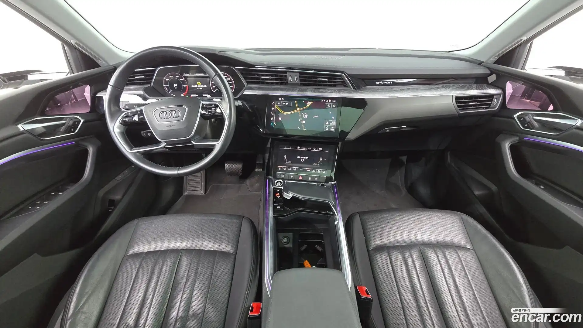 e-tron Audi 2021.4-INNER-007