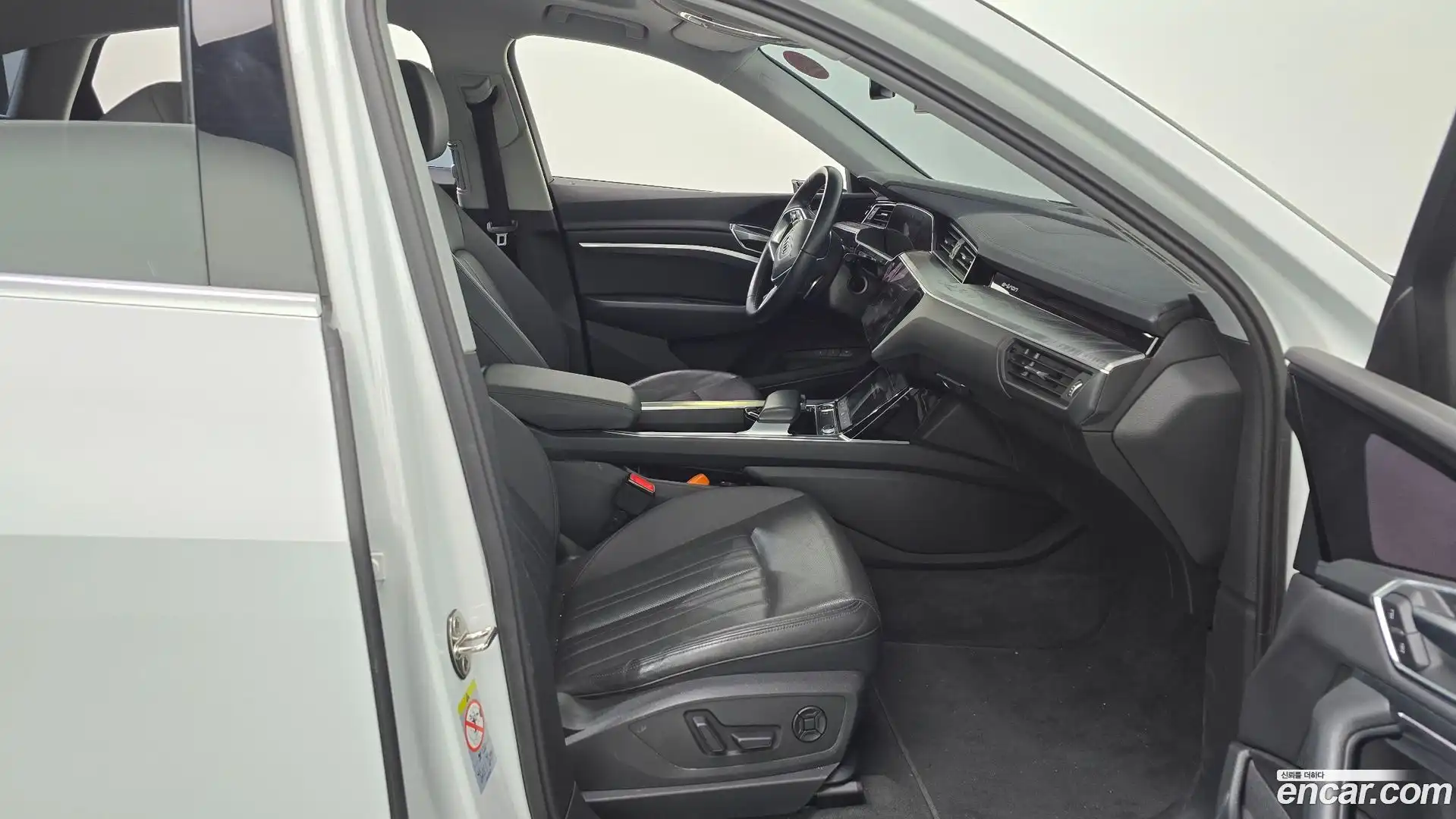 e-tron Audi 2021.4-OPTION-015