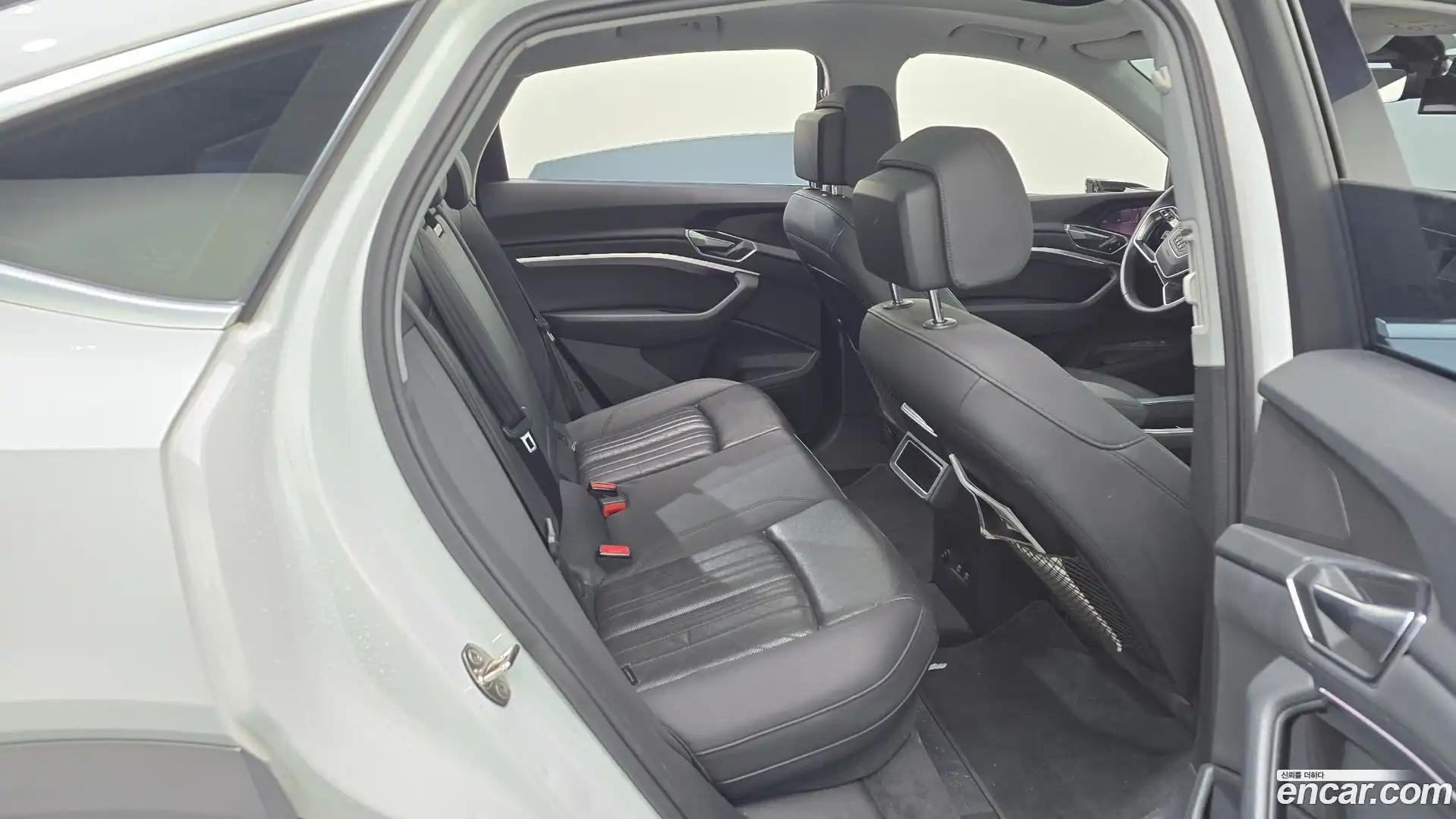 e-tron Audi 2021.4-OPTION-016