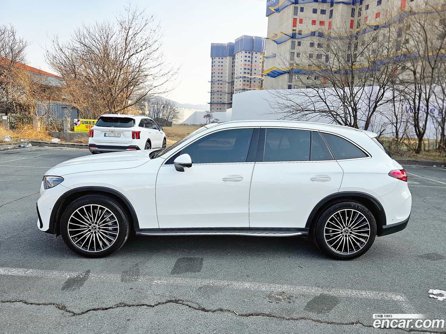 GLC-Class Mercedes-Benz 2023.7-OUTER-005