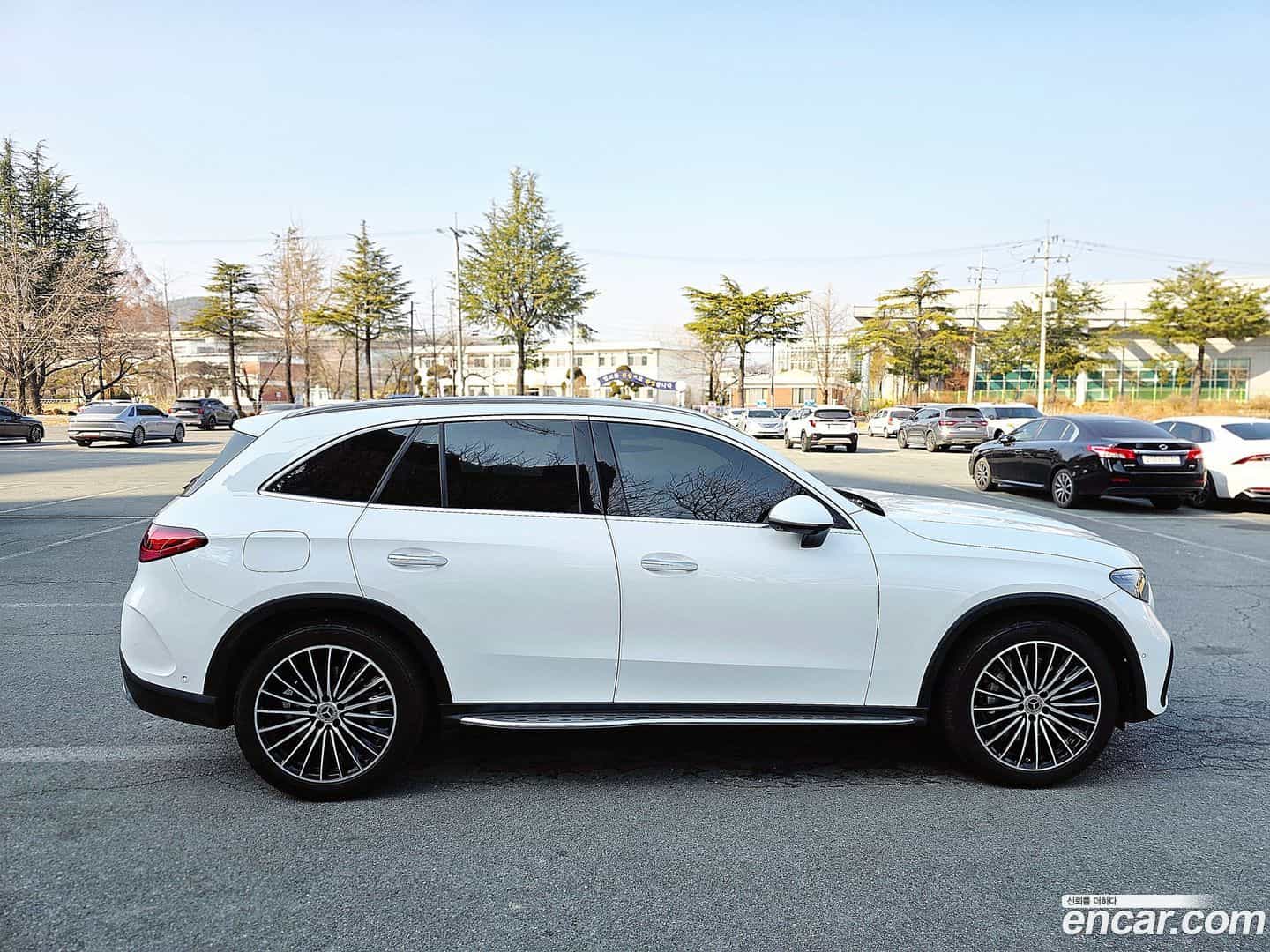 GLC-Class Mercedes-Benz 2023.7-INNER-006