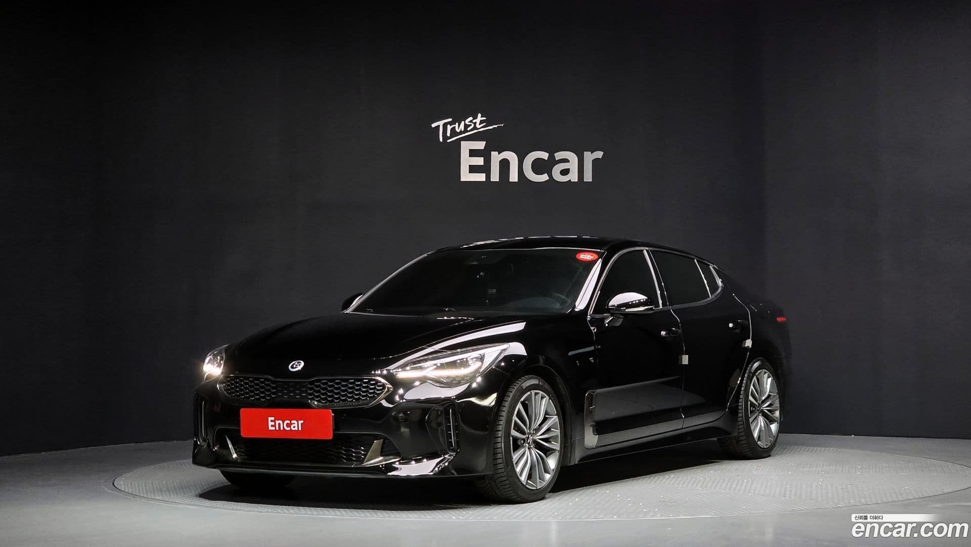 Main__Slider__Photo:Stinger Kia 2019.10-0