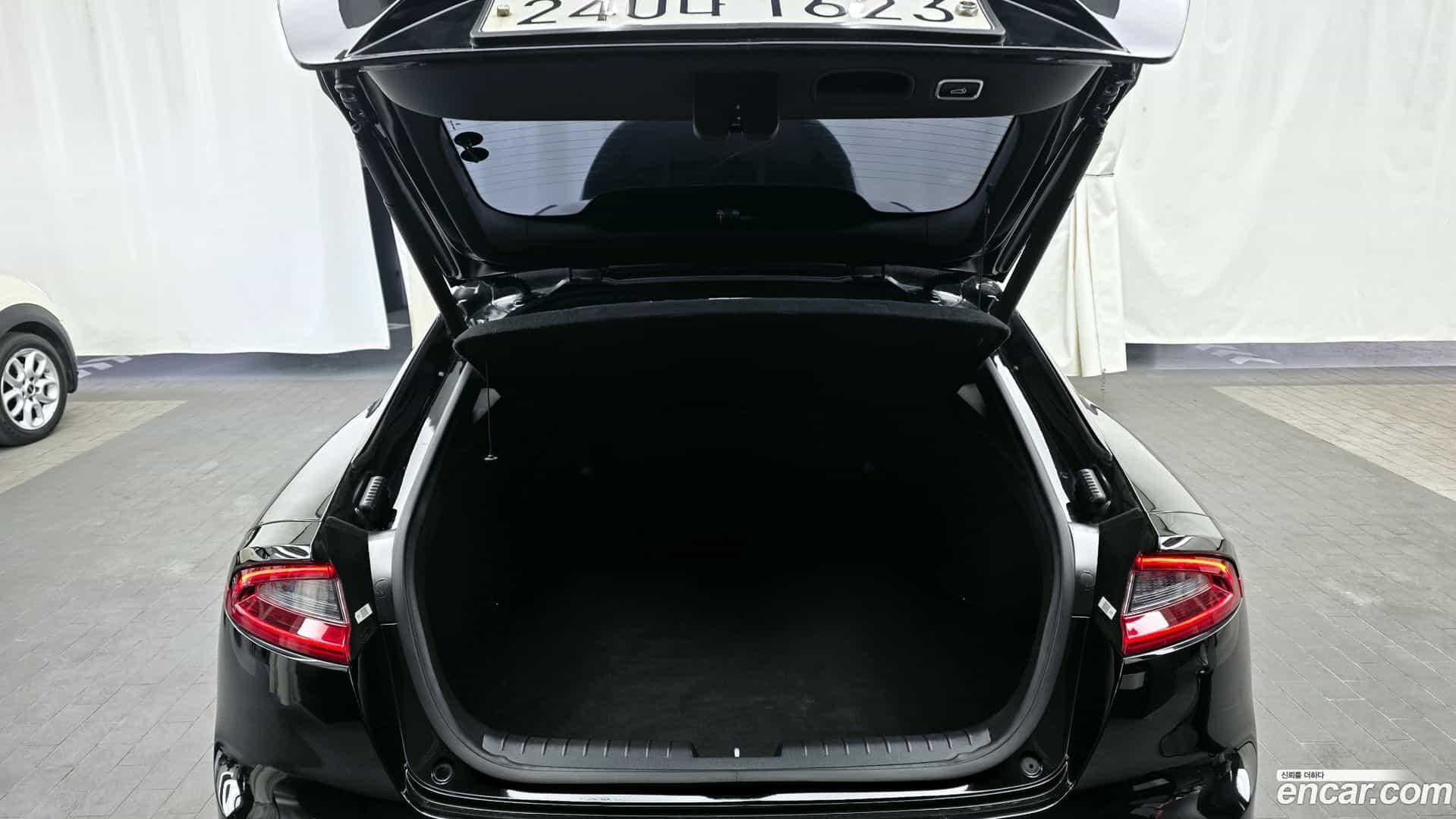Stinger Kia 2019.10-OPTION-024