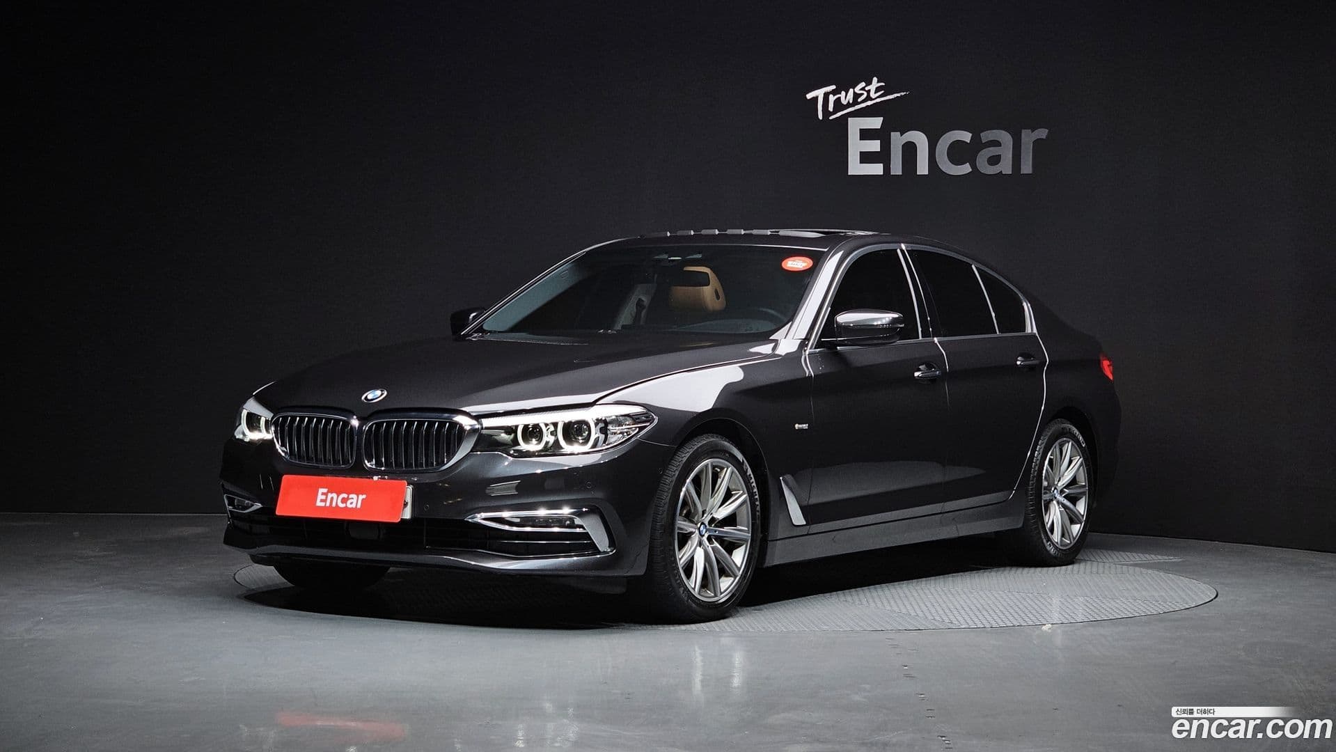 Main__Slider__Photo:5-Series BMW 2018.7-0