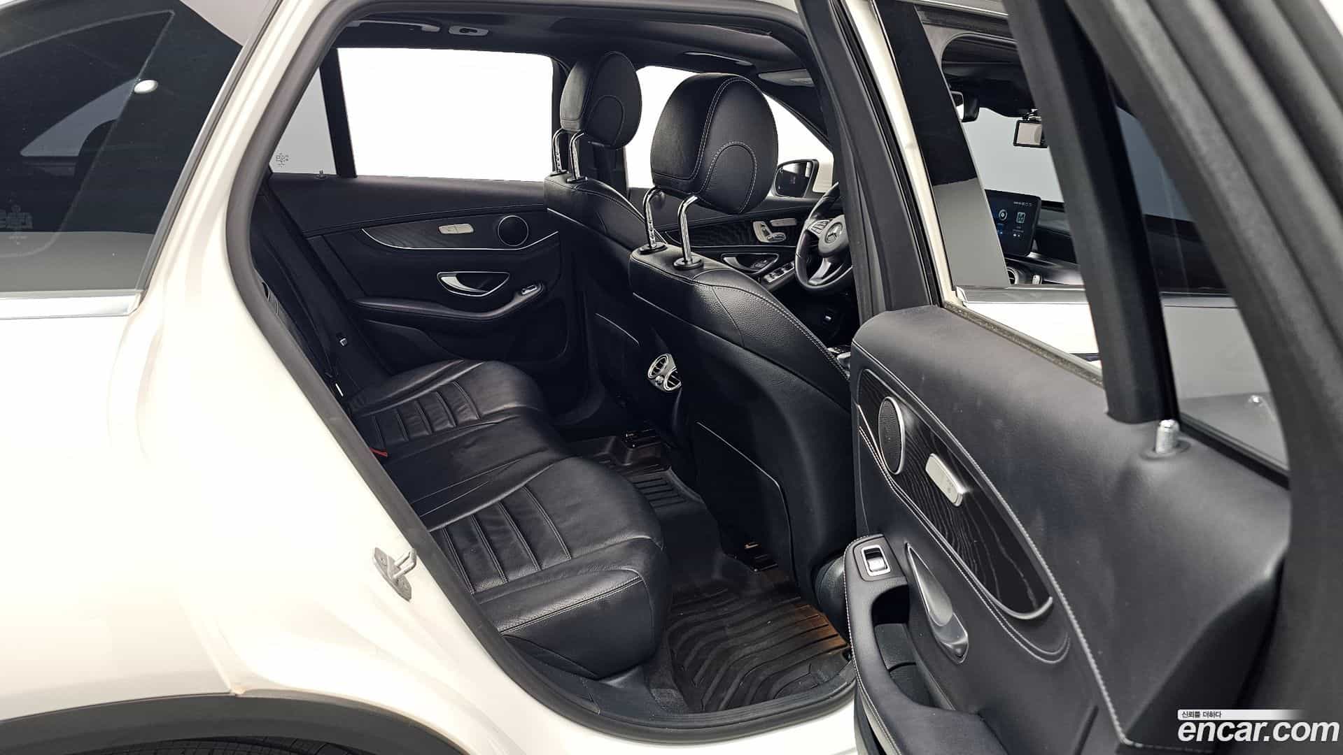 GLC-Class Mercedes-Benz 2017.2-OPTION-015