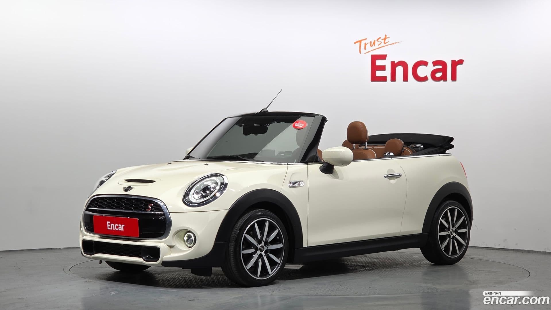 Main__Slider__Photo:Cooper Convertible Mini 2021.2-0