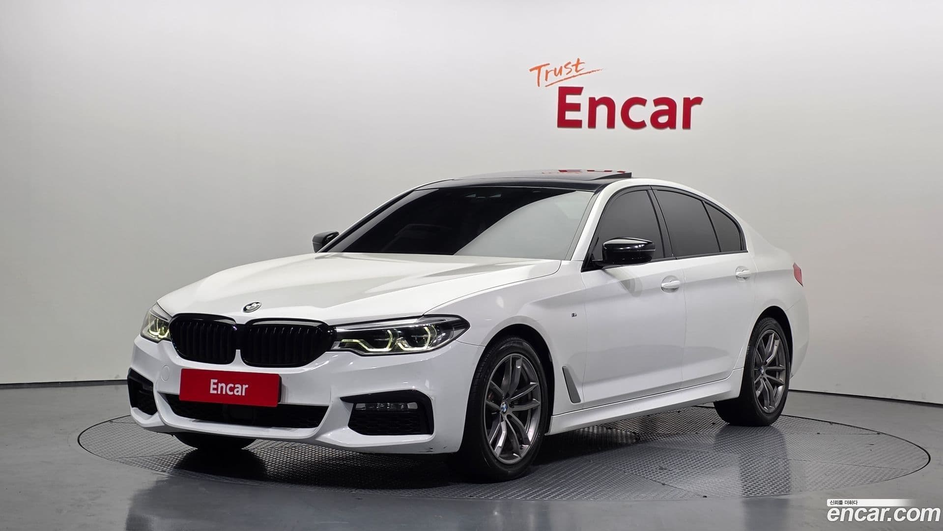 Main__Slider__Photo:5-Series BMW 2018.0-0