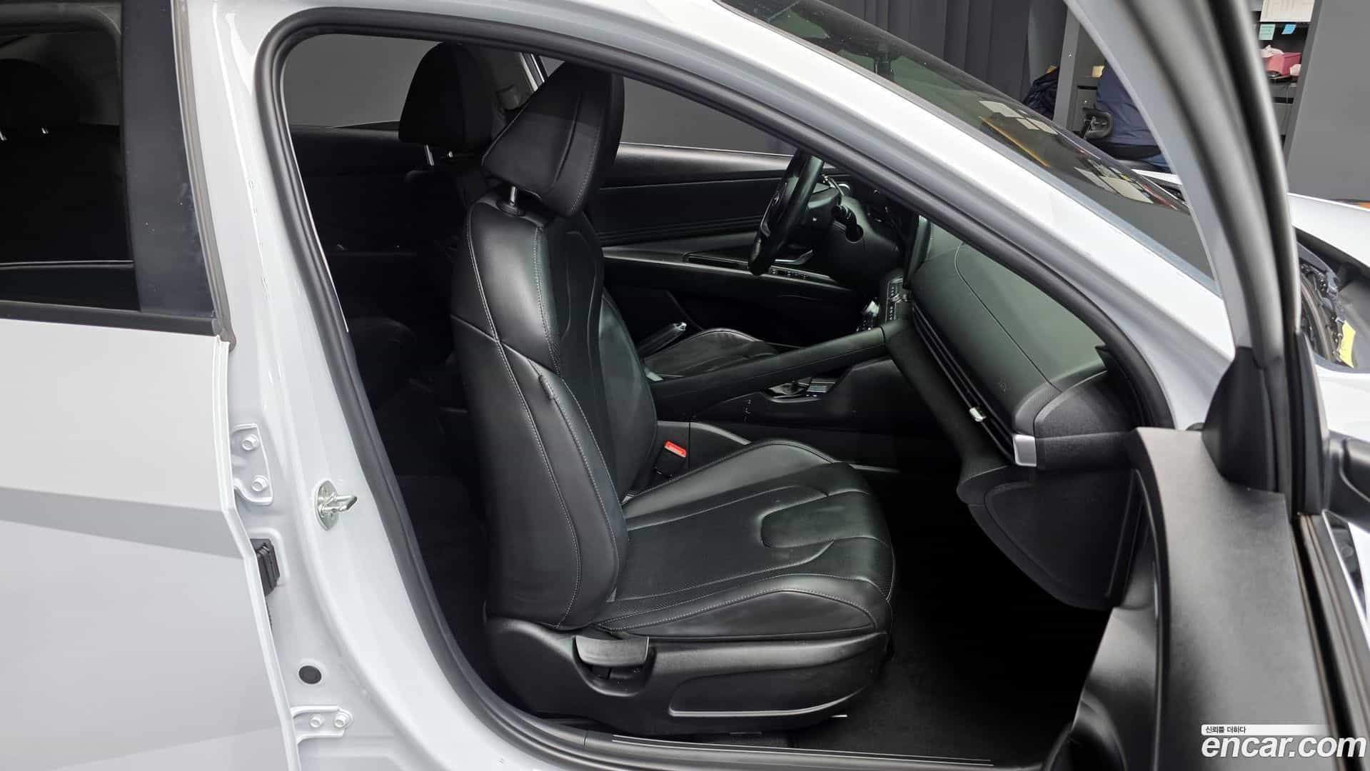 AVANTE Hyundai 2022.0-OPTION-016