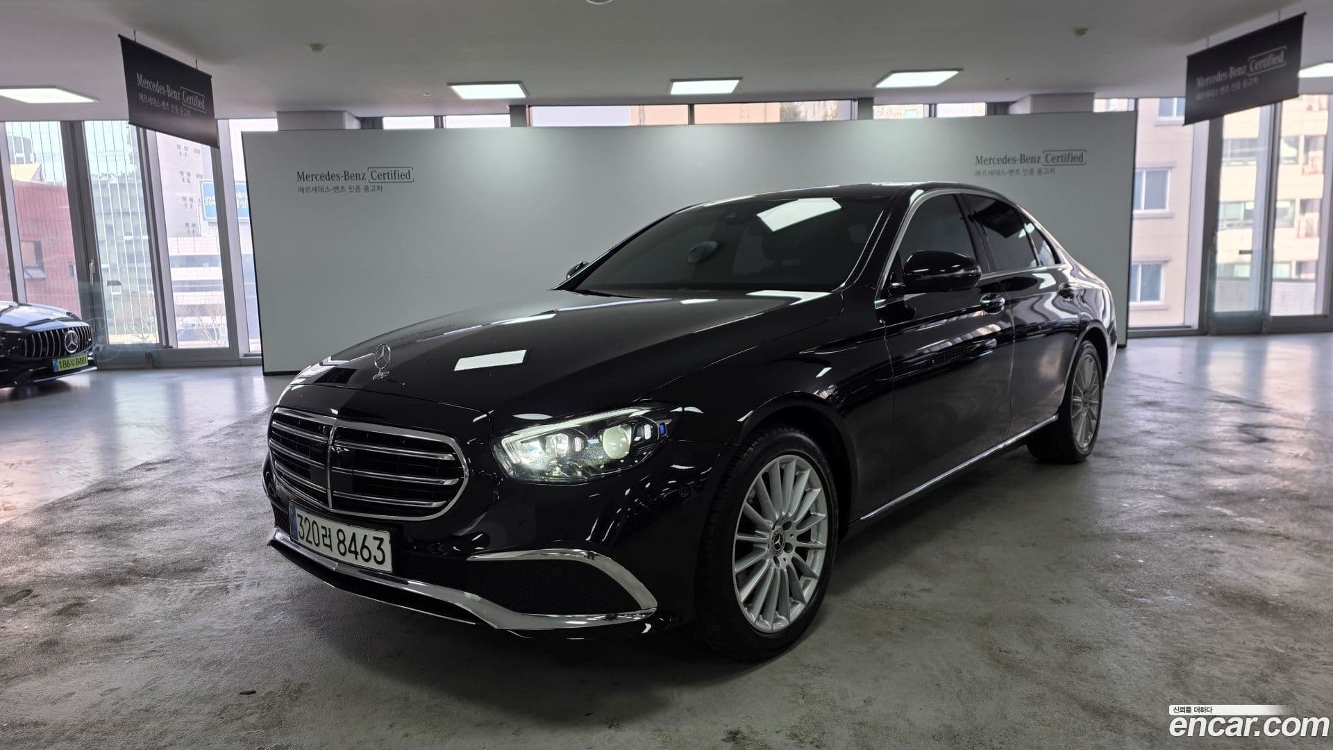Main__Slider__Photo:E-Class Mercedes-Benz 2022.0-0