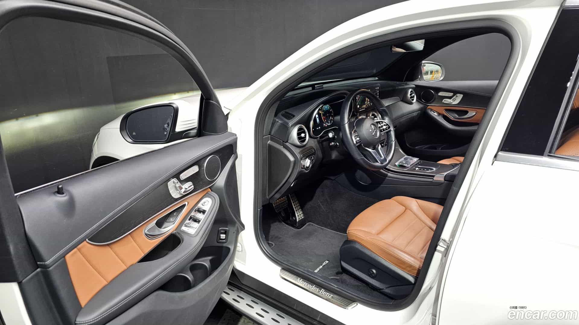 GLC-Class Mercedes-Benz 2023.3-INNER-010