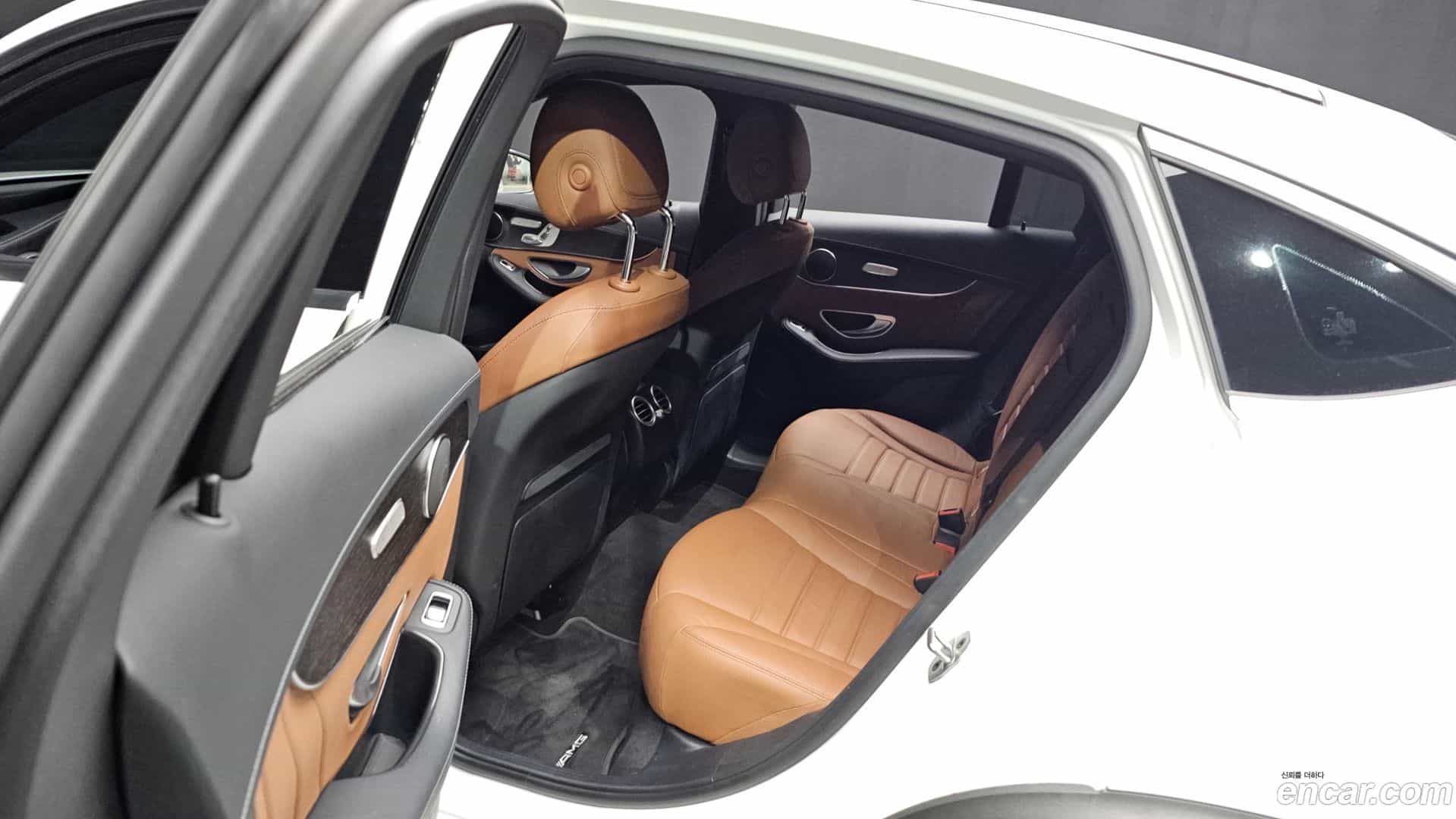 GLC-Class Mercedes-Benz 2023.3-OPTION-016