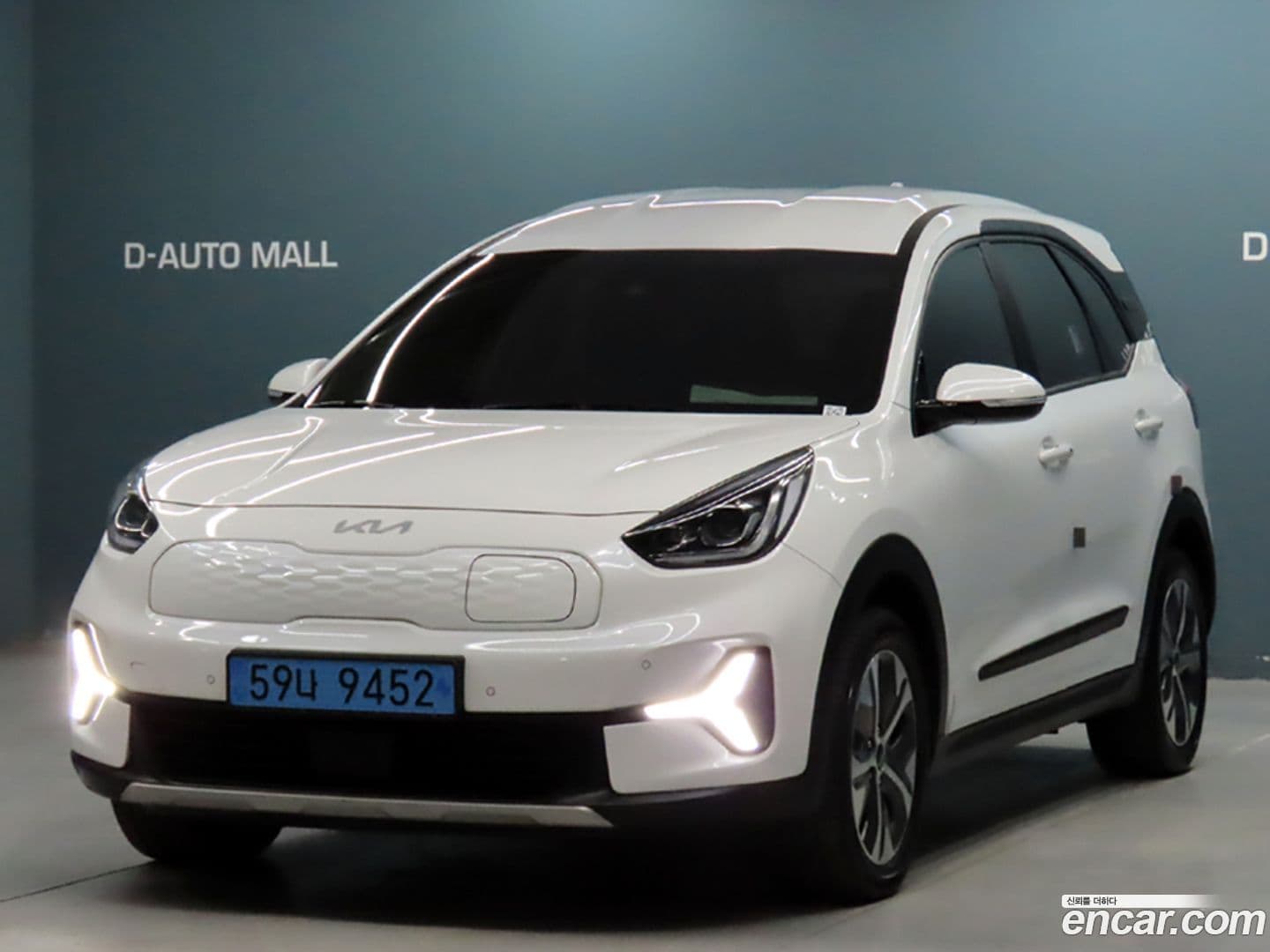 Main__Slider__Photo:Niro Kia 2022.9-0