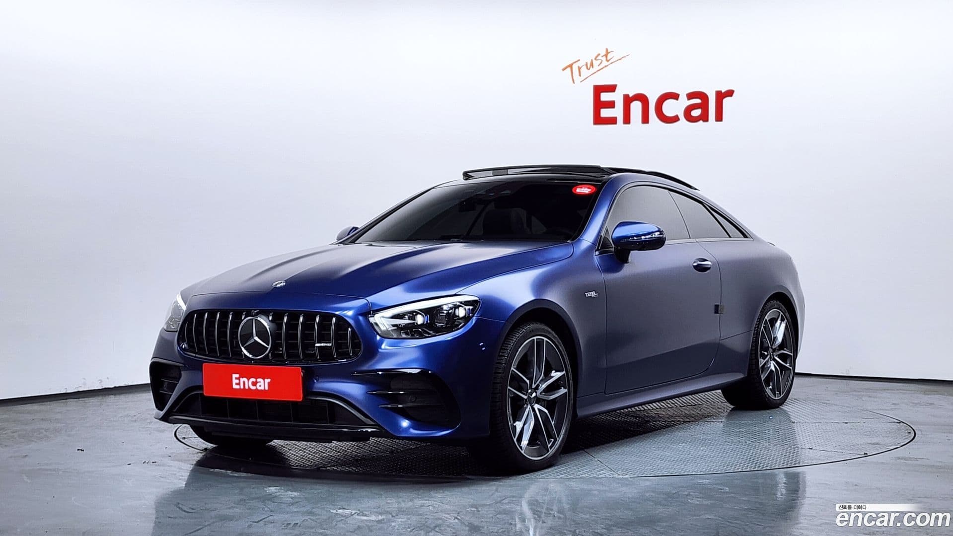 Main__Slider__Photo:E-Class Mercedes-Benz 2021.4-0