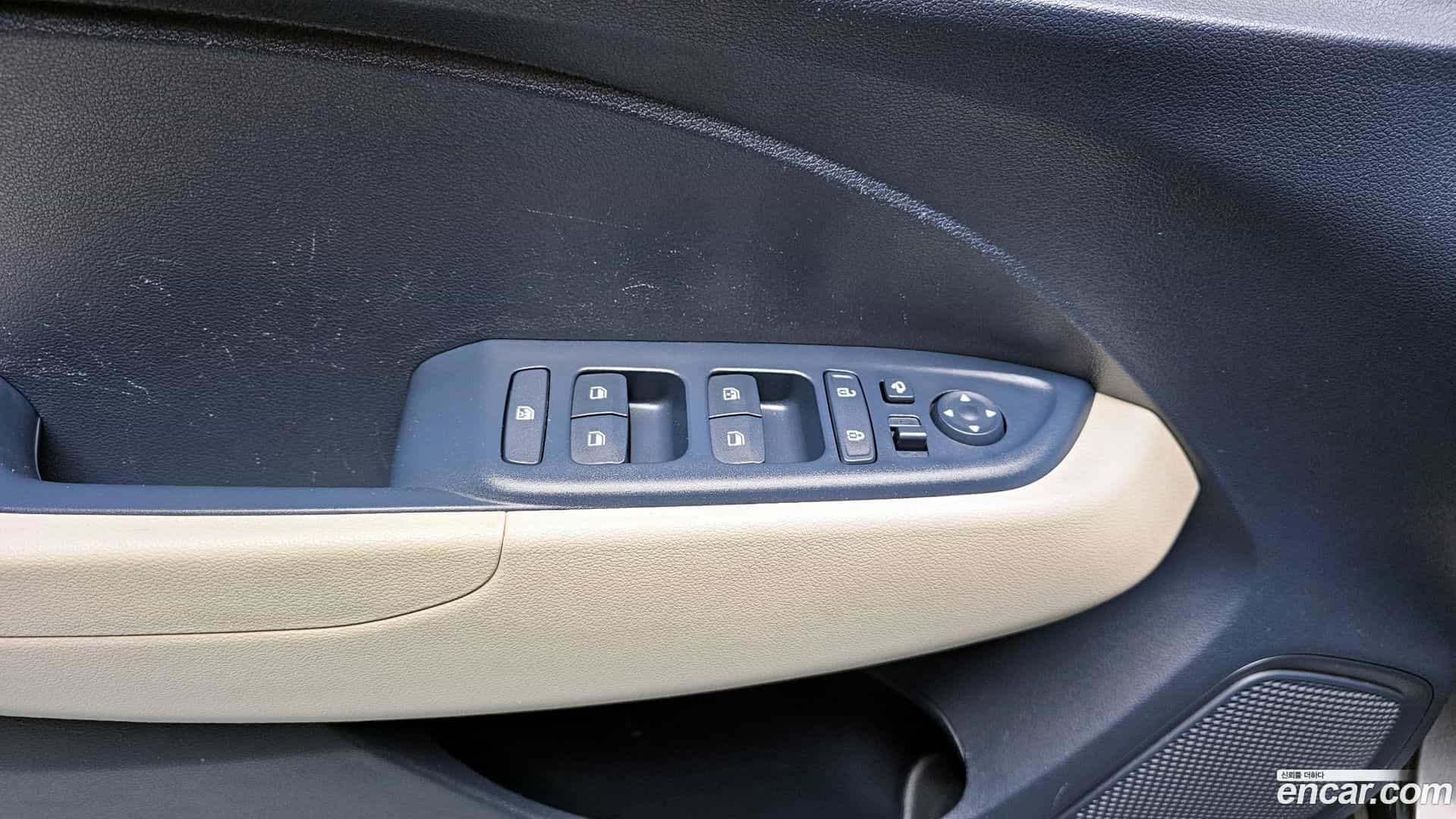 Venue Hyundai 2019.8-OPTION-021