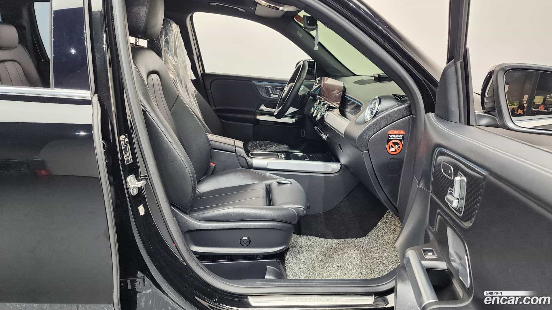 GLB-Class Mercedes-Benz 2024.4-OPTION-015