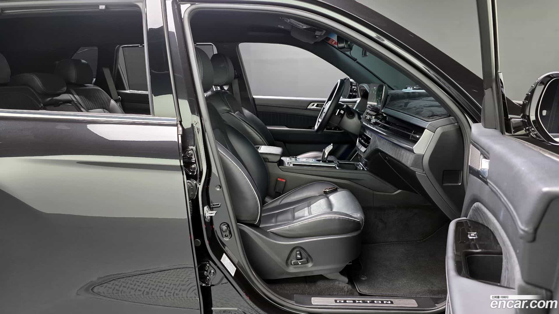 Rexton KG Mobility 2024.0-INNER-010