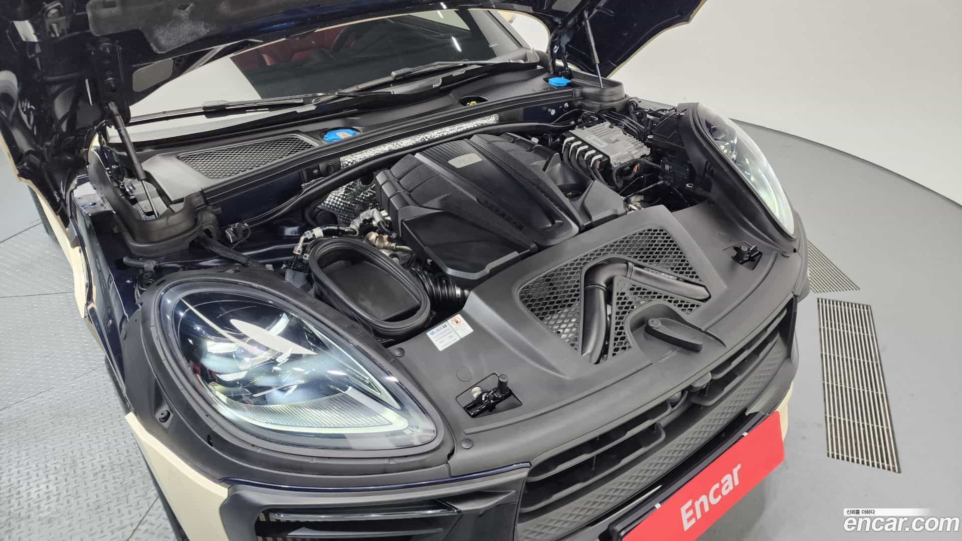 Macan Porsche 2022.3-INNER-006