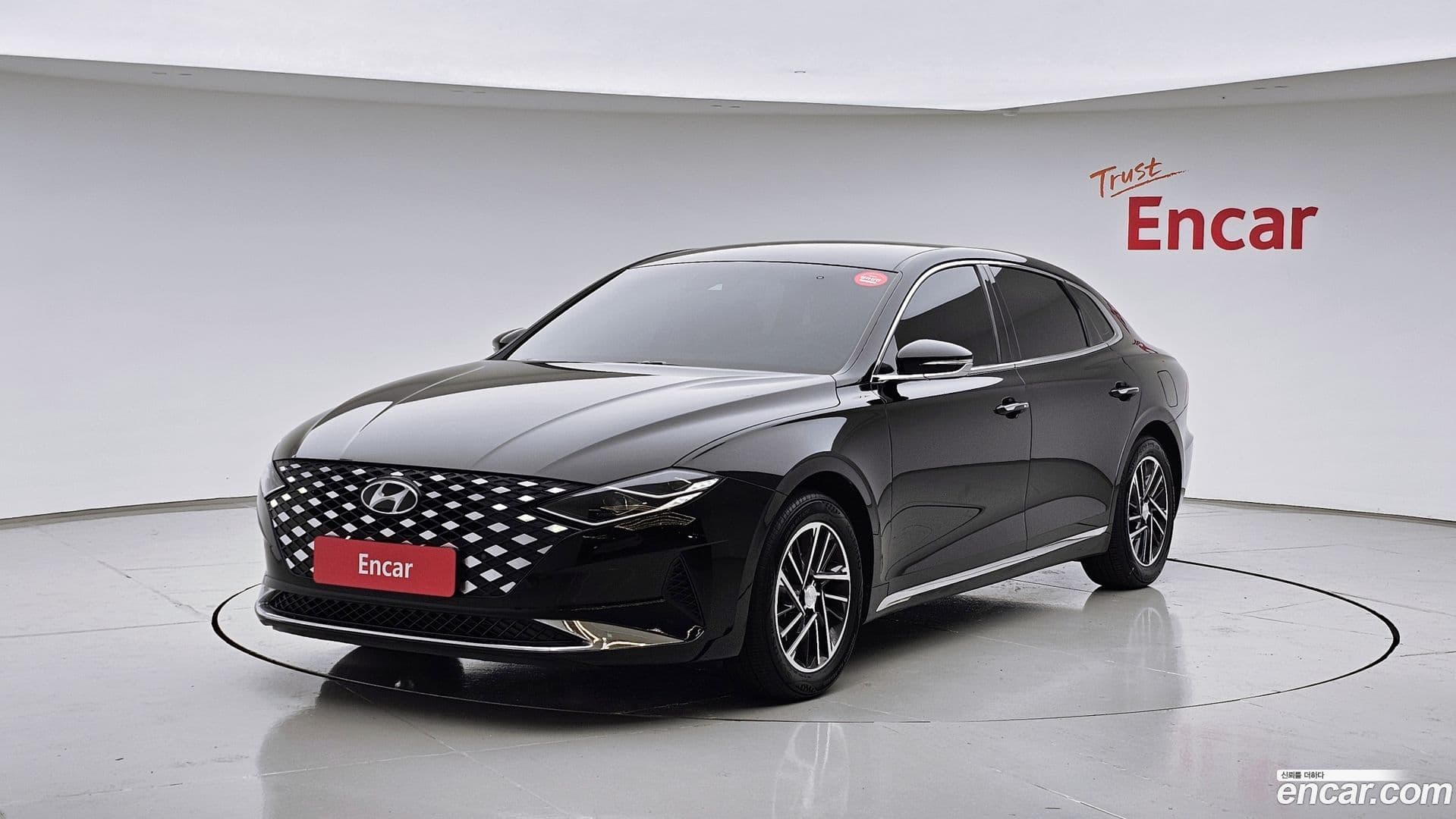 Main__Slider__Photo:Grandeur Hyundai 2022.4-0