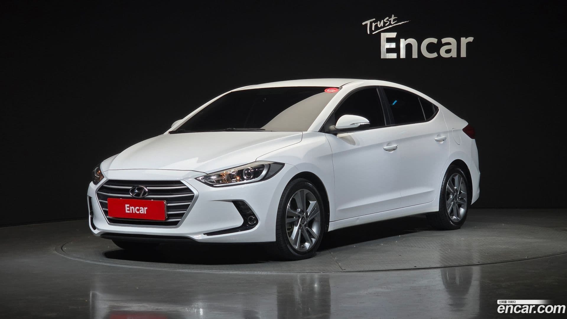 Main__Slider__Photo:AVANTE Hyundai 2018.2-0