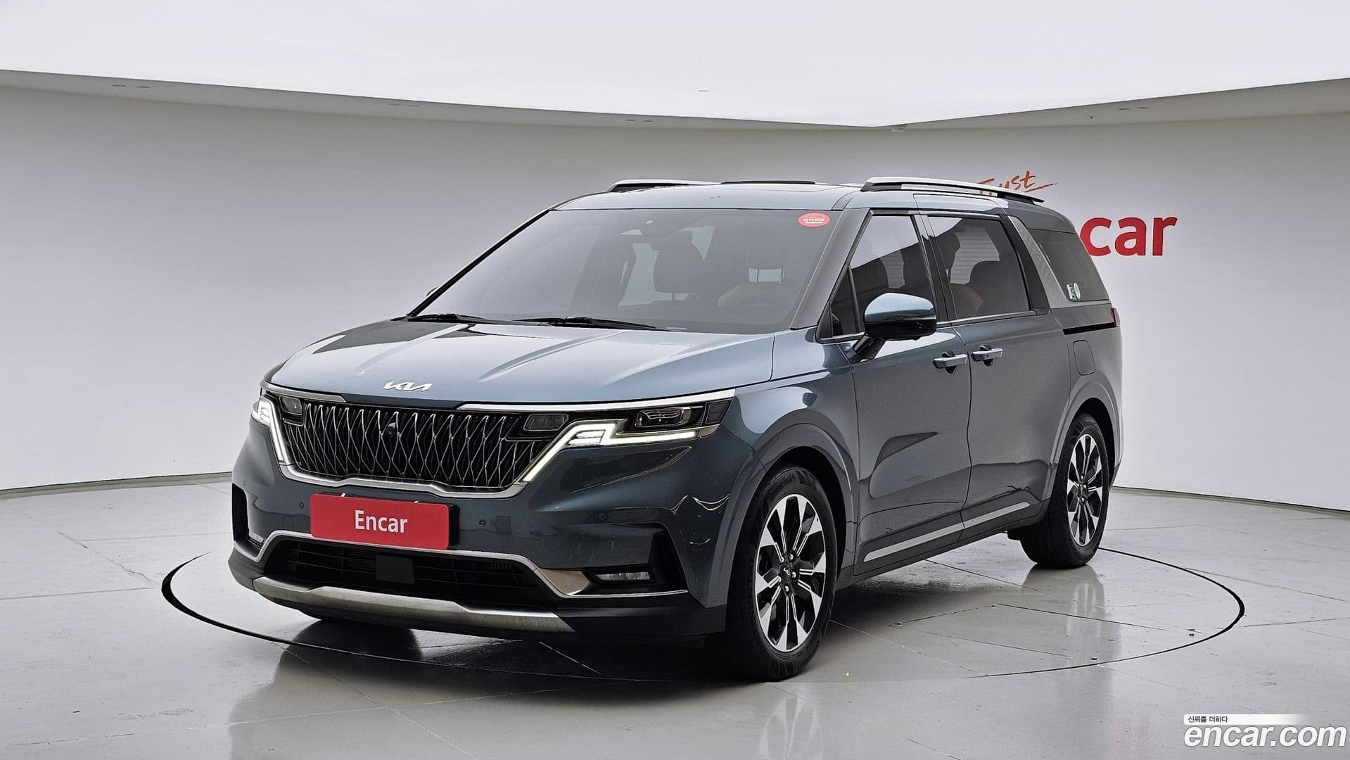 Main__Slider__Photo:Canival Kia 2021.11-0