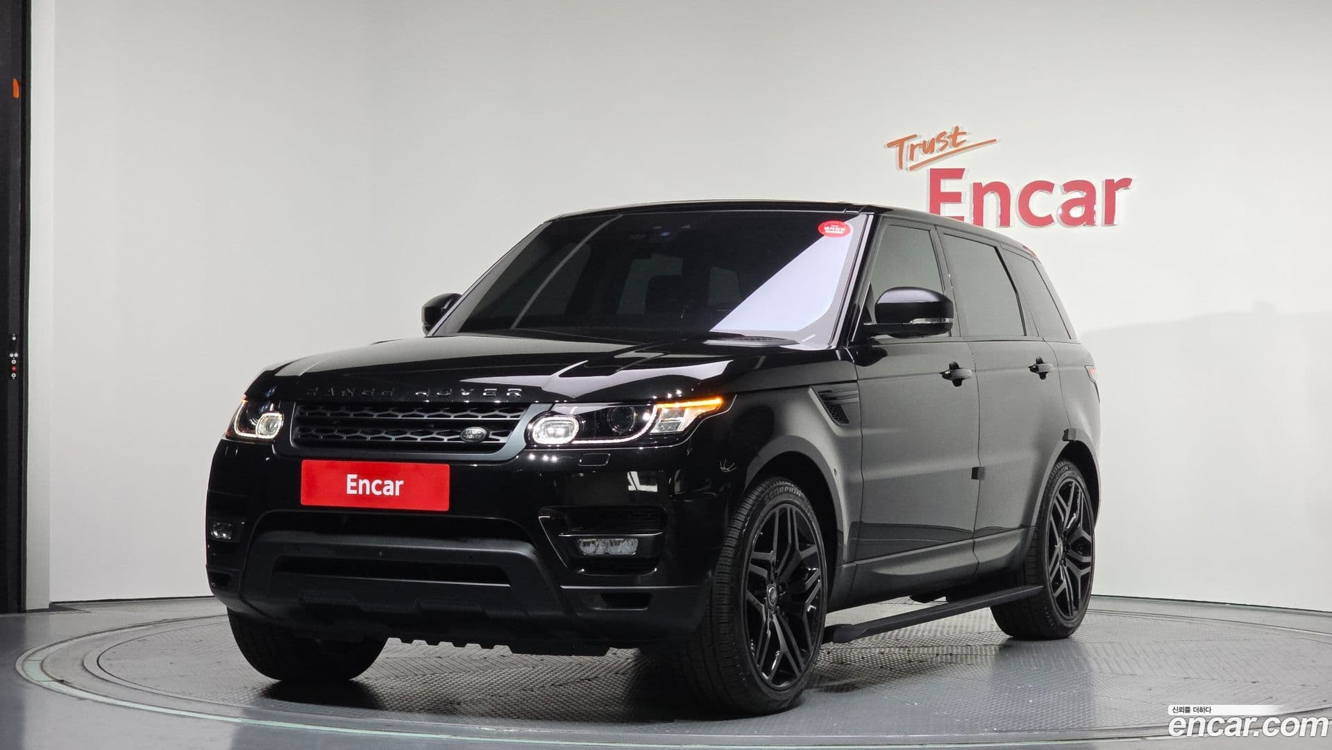 Main__Slider__Photo:Range Rover Sport Land Rover 2017.3-0