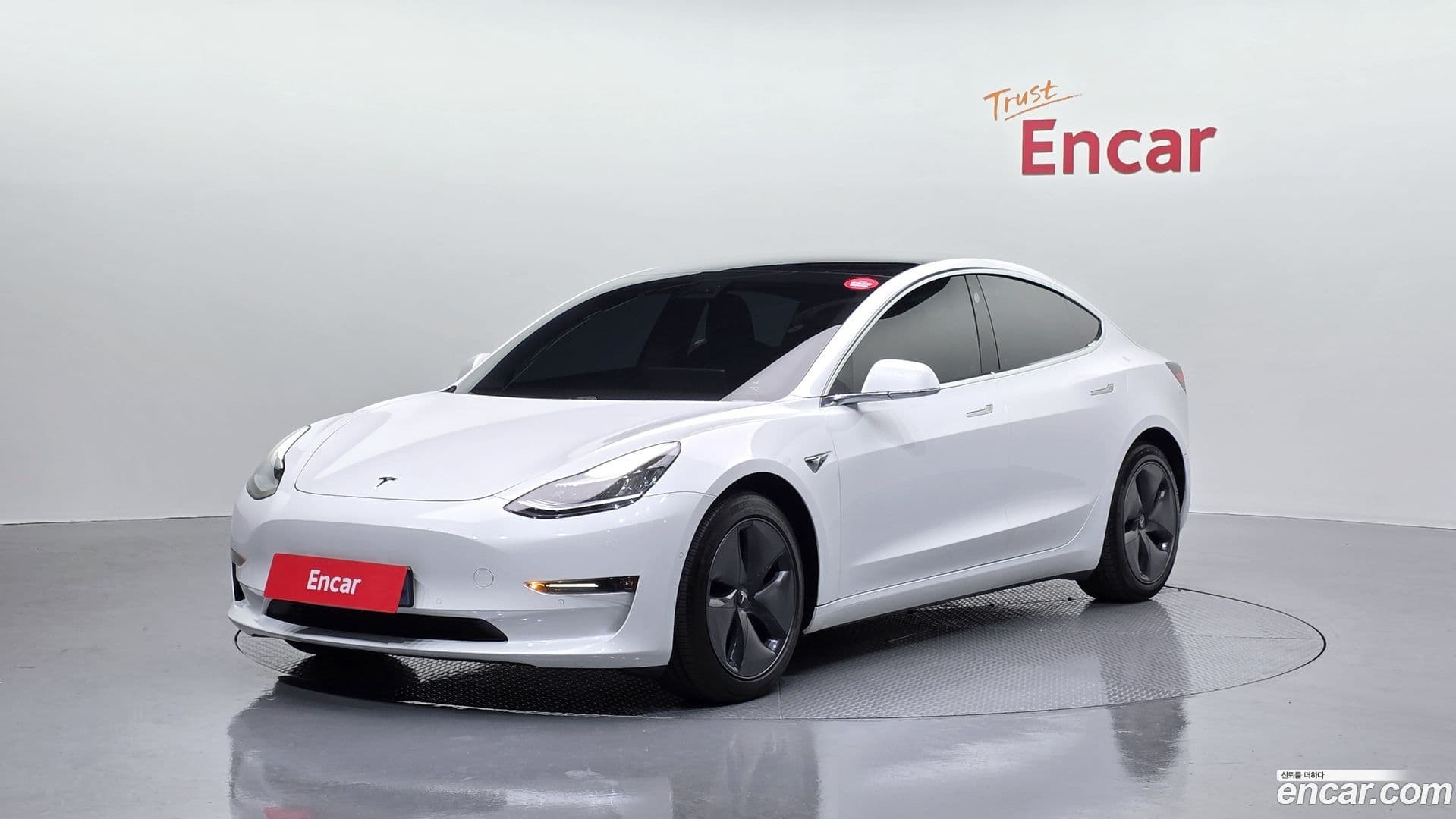 Main__Slider__Photo:Model 3 Tesla 2020.2-0